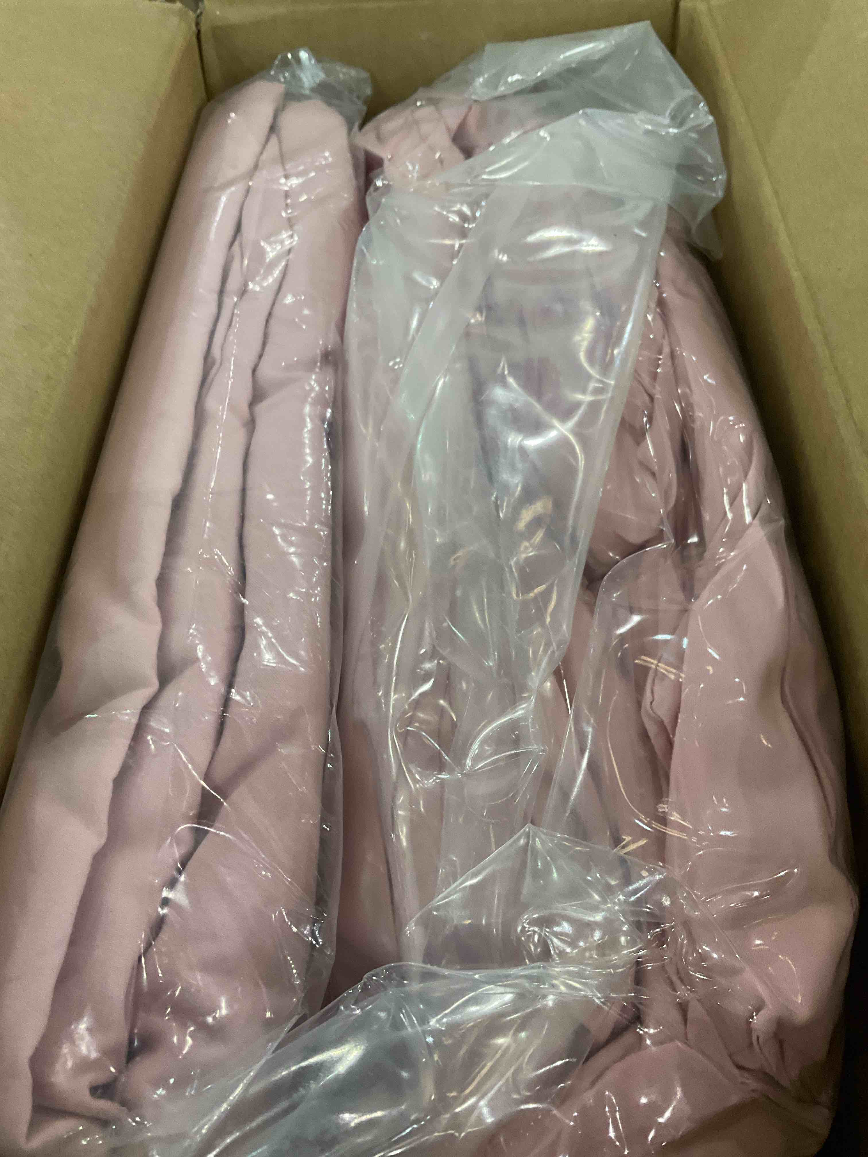 https://s3.amazonaws.com/lotting-images-prod/BargainHunt/EXS01168704_1707317303213.jpeg