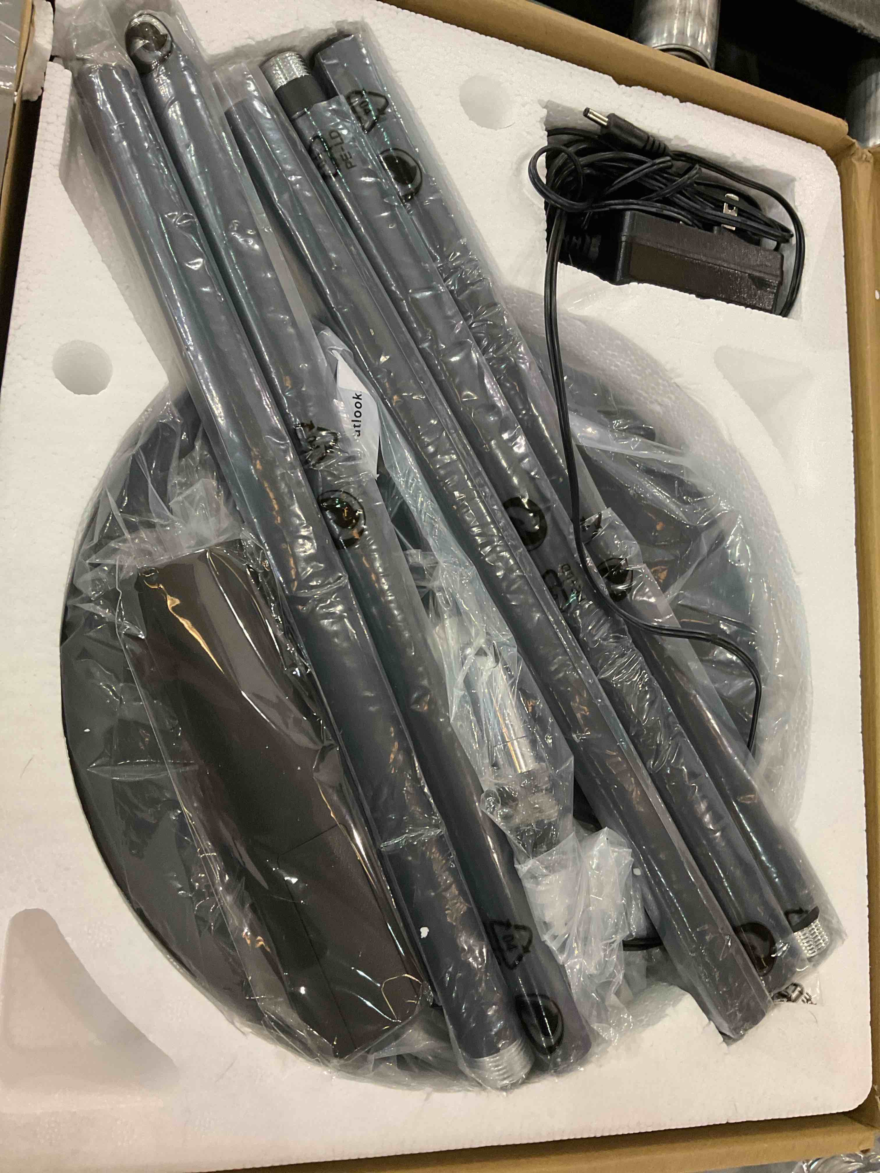 https://s3.amazonaws.com/lotting-images-prod/BargainHunt/EXS01168710_1707317748310.jpeg