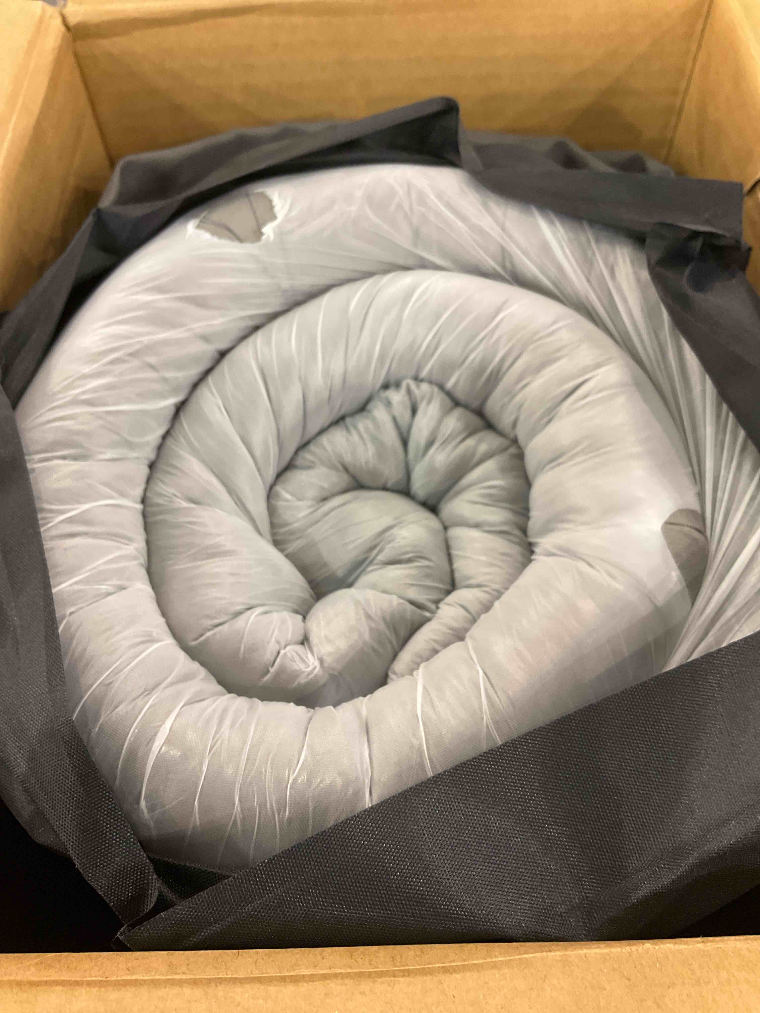 https://s3.amazonaws.com/lotting-images-prod/BargainHunt/EXS01168835_1707398048102.jpeg