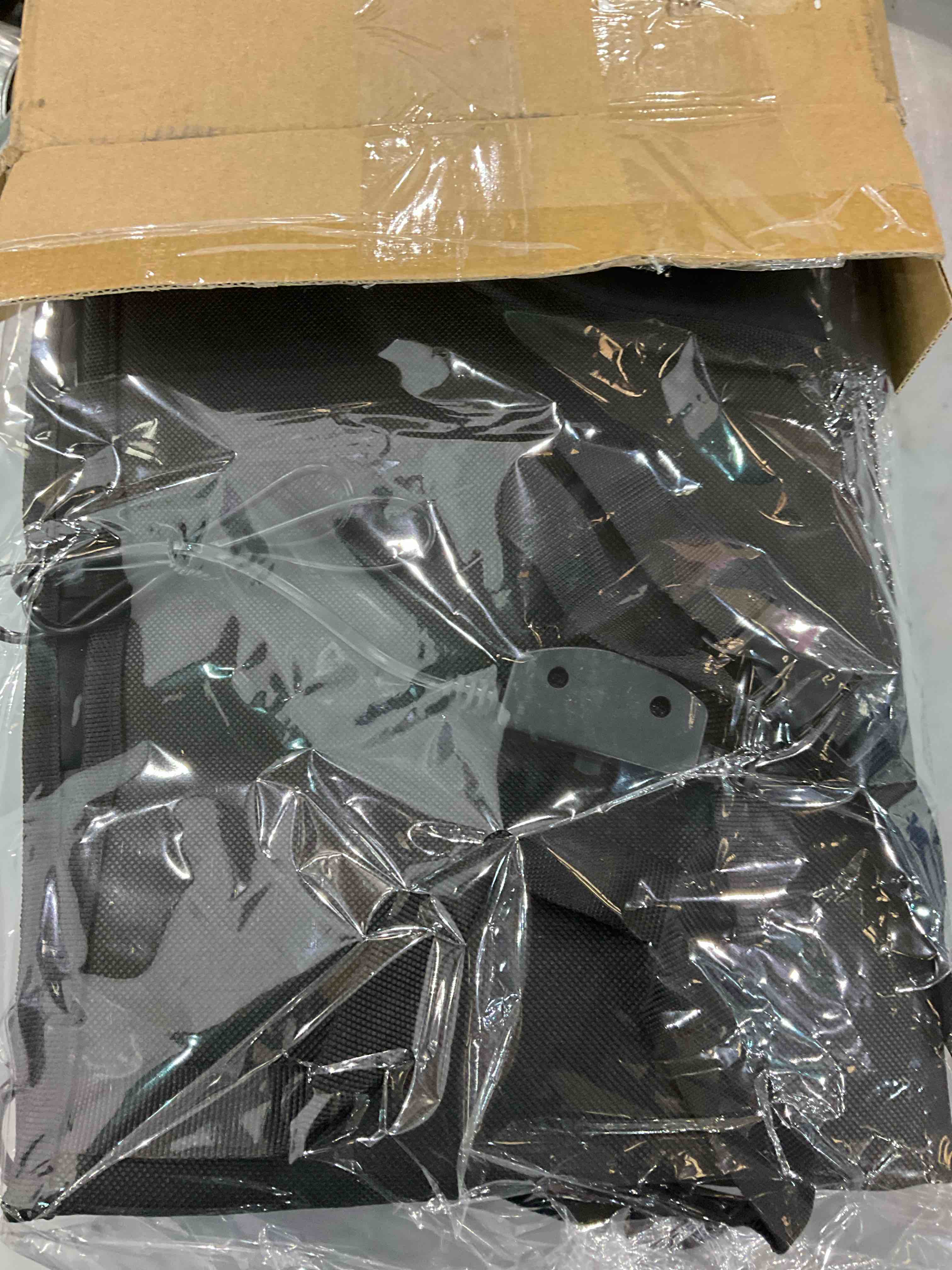 https://s3.amazonaws.com/lotting-images-prod/BargainHunt/EXS01168856_1707402646621.jpeg