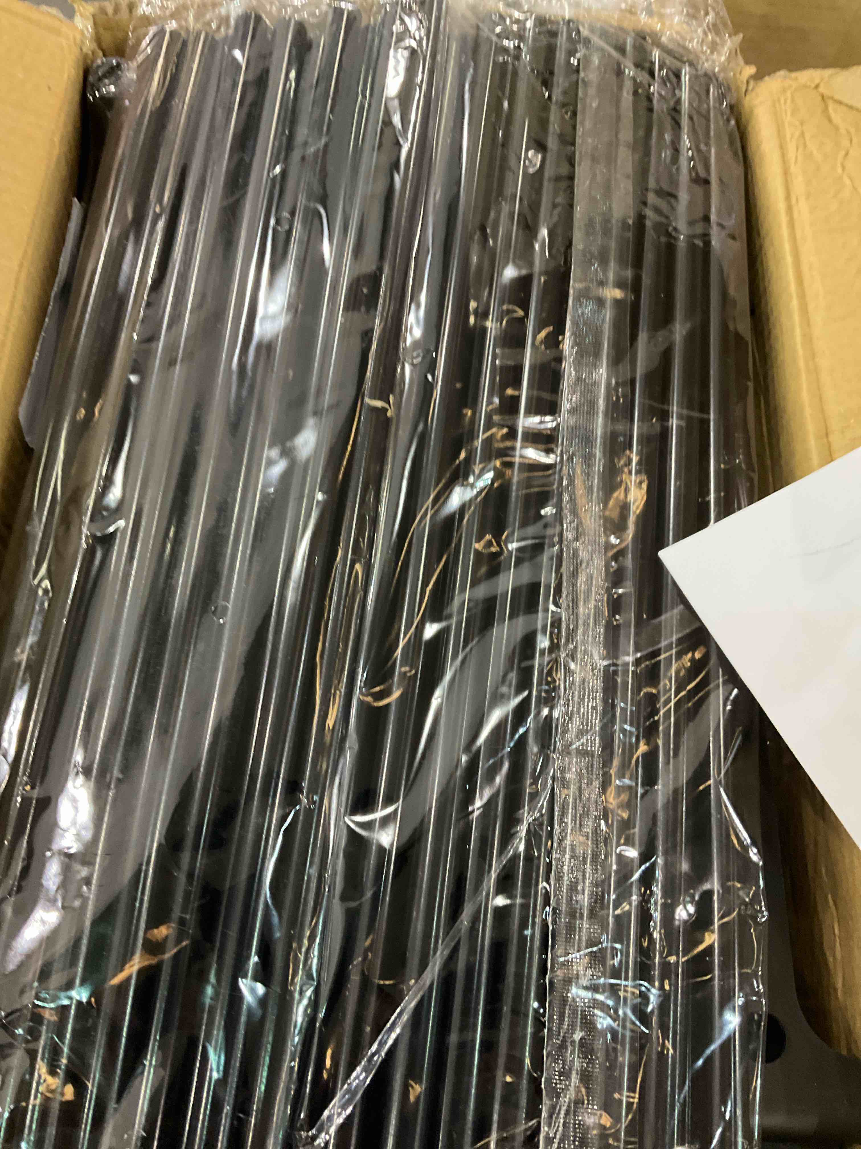 https://s3.amazonaws.com/lotting-images-prod/BargainHunt/EXS01168868_1707403858523.jpeg