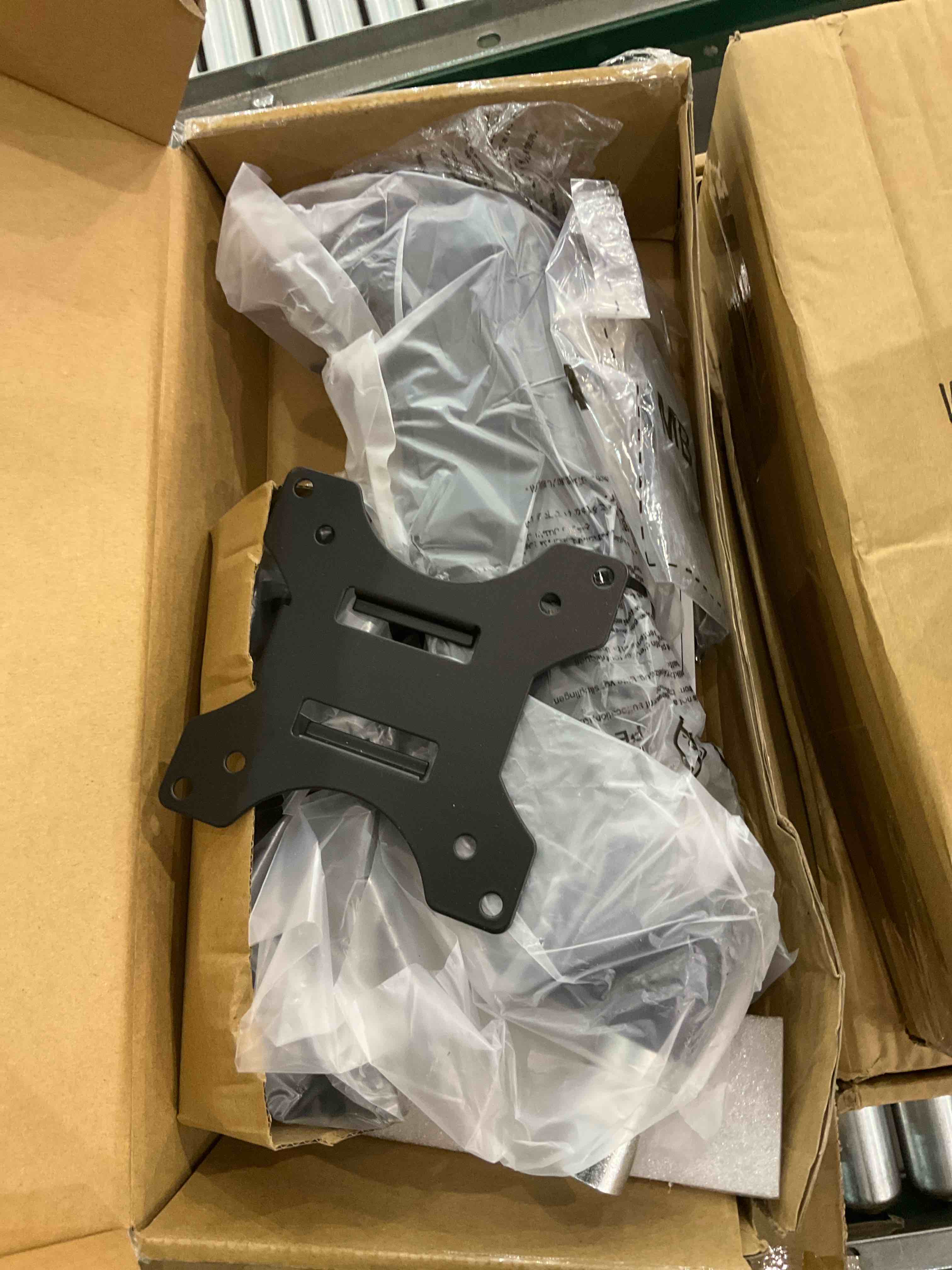 https://s3.amazonaws.com/lotting-images-prod/BargainHunt/EXS01169434_1706551754732.jpeg