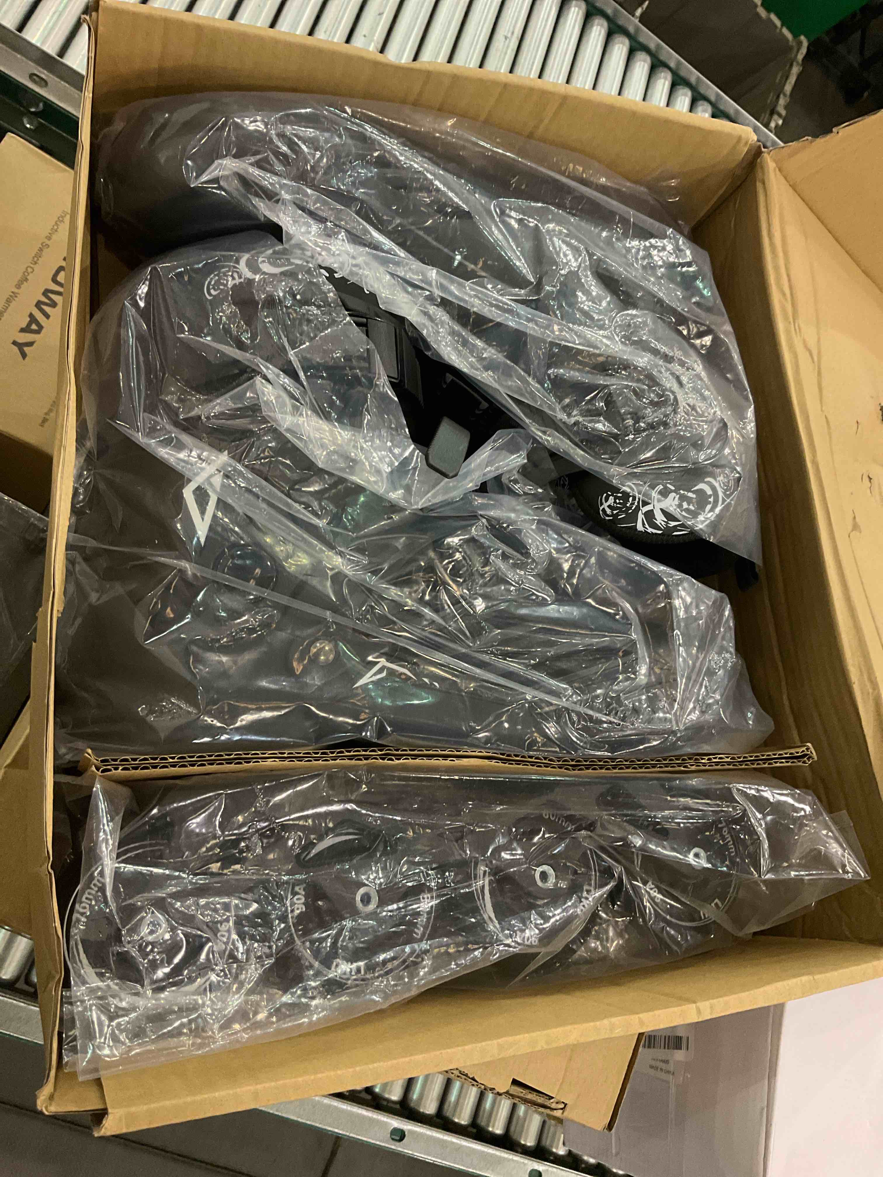 https://s3.amazonaws.com/lotting-images-prod/BargainHunt/EXS01169439_1706552264453.jpeg