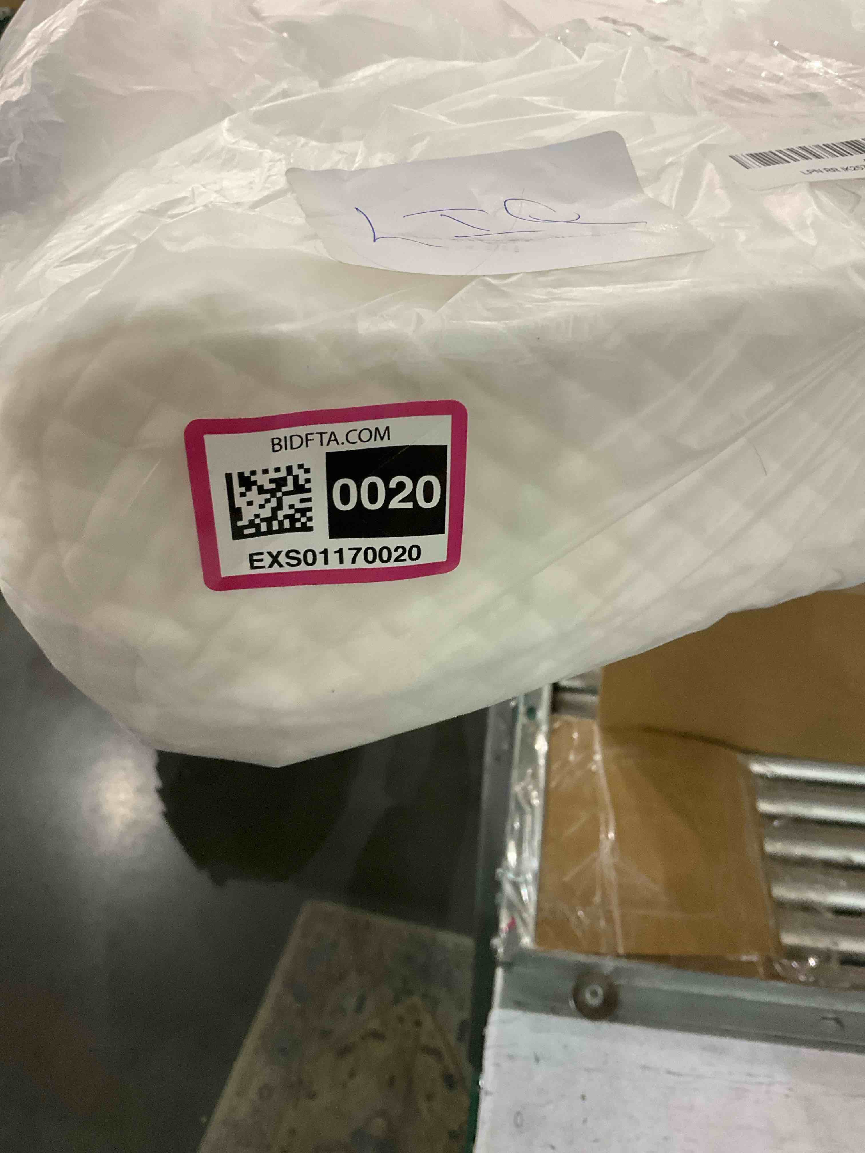 https://s3.amazonaws.com/lotting-images-prod/BargainHunt/EXS01170020_1708606932307.jpeg