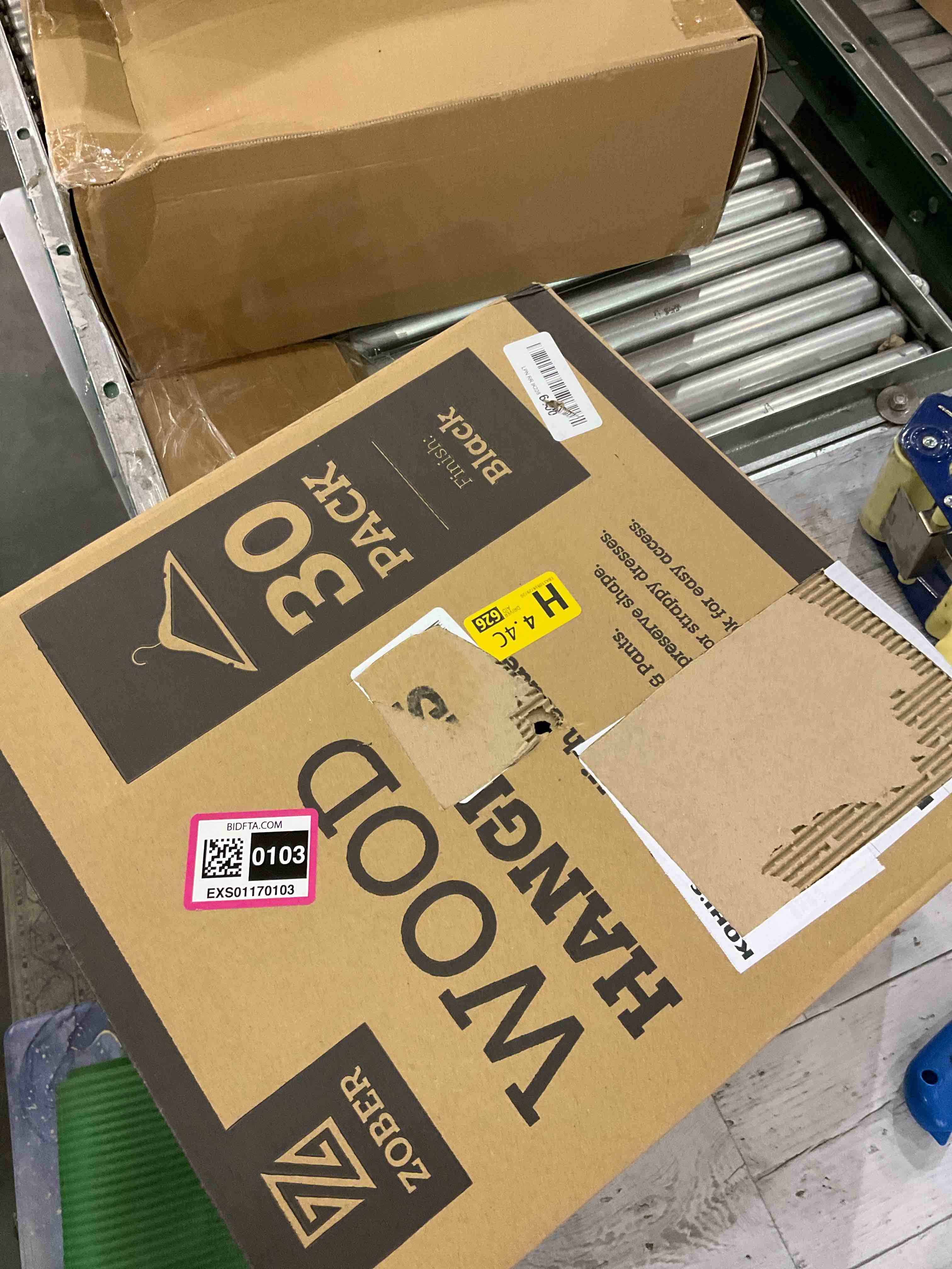 Zober Wooden Hangers 30 Pack - Non Slip Wood Clothes Hanger for Suits, Pants, Jackets w/Bar & Cut Notches - Heavy Duty Clothing Hanger Set - Coat Hangers for Closet - Black