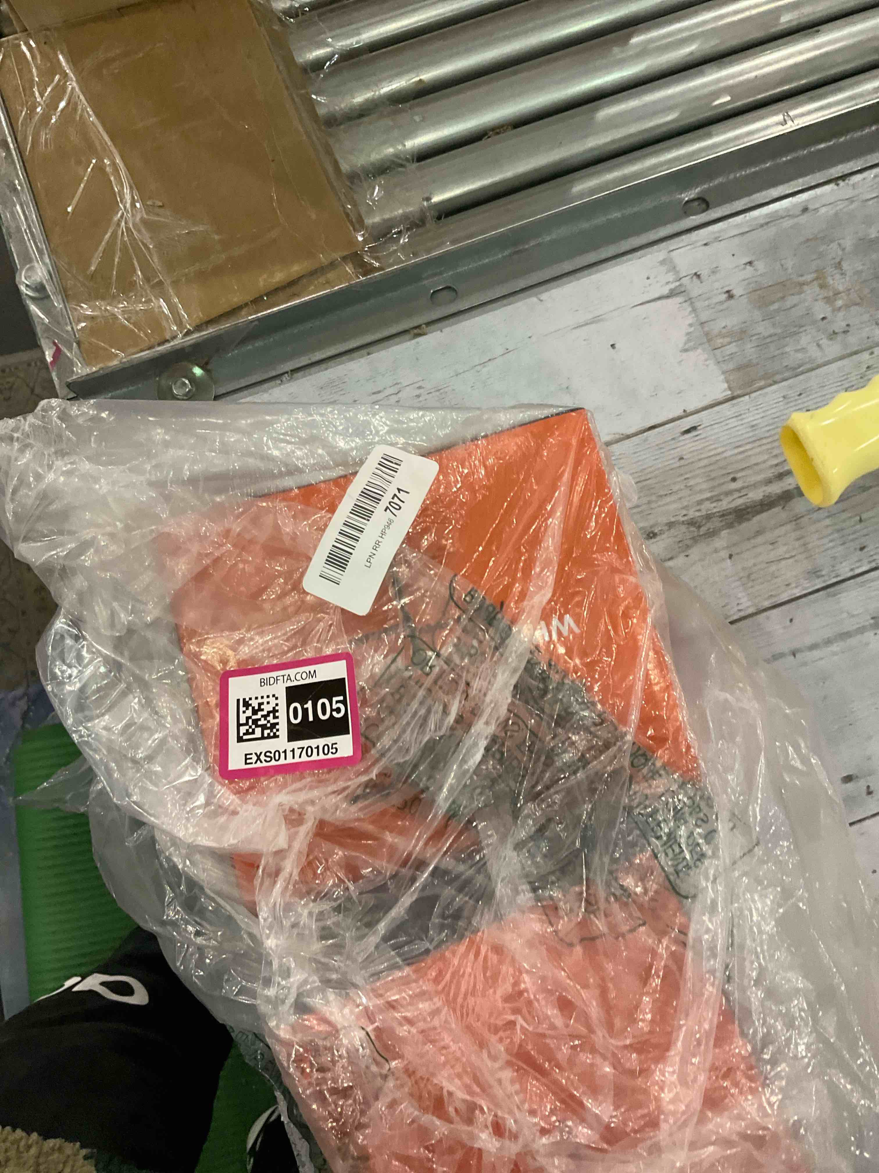 https://s3.amazonaws.com/lotting-images-prod/BargainHunt/EXS01170105_1708626423950.jpeg