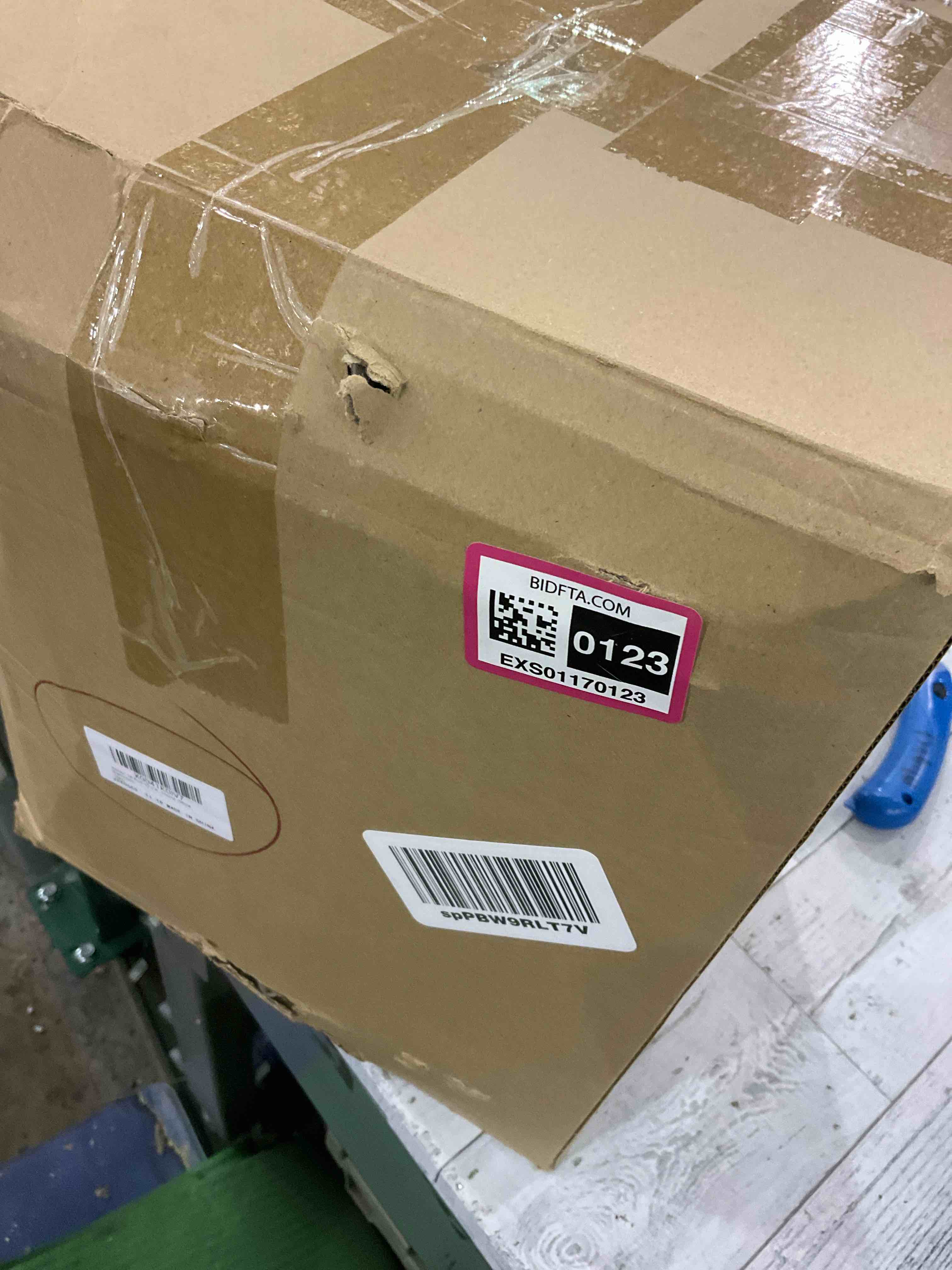 https://s3.amazonaws.com/lotting-images-prod/BargainHunt/EXS01170123_1708631014879.jpeg