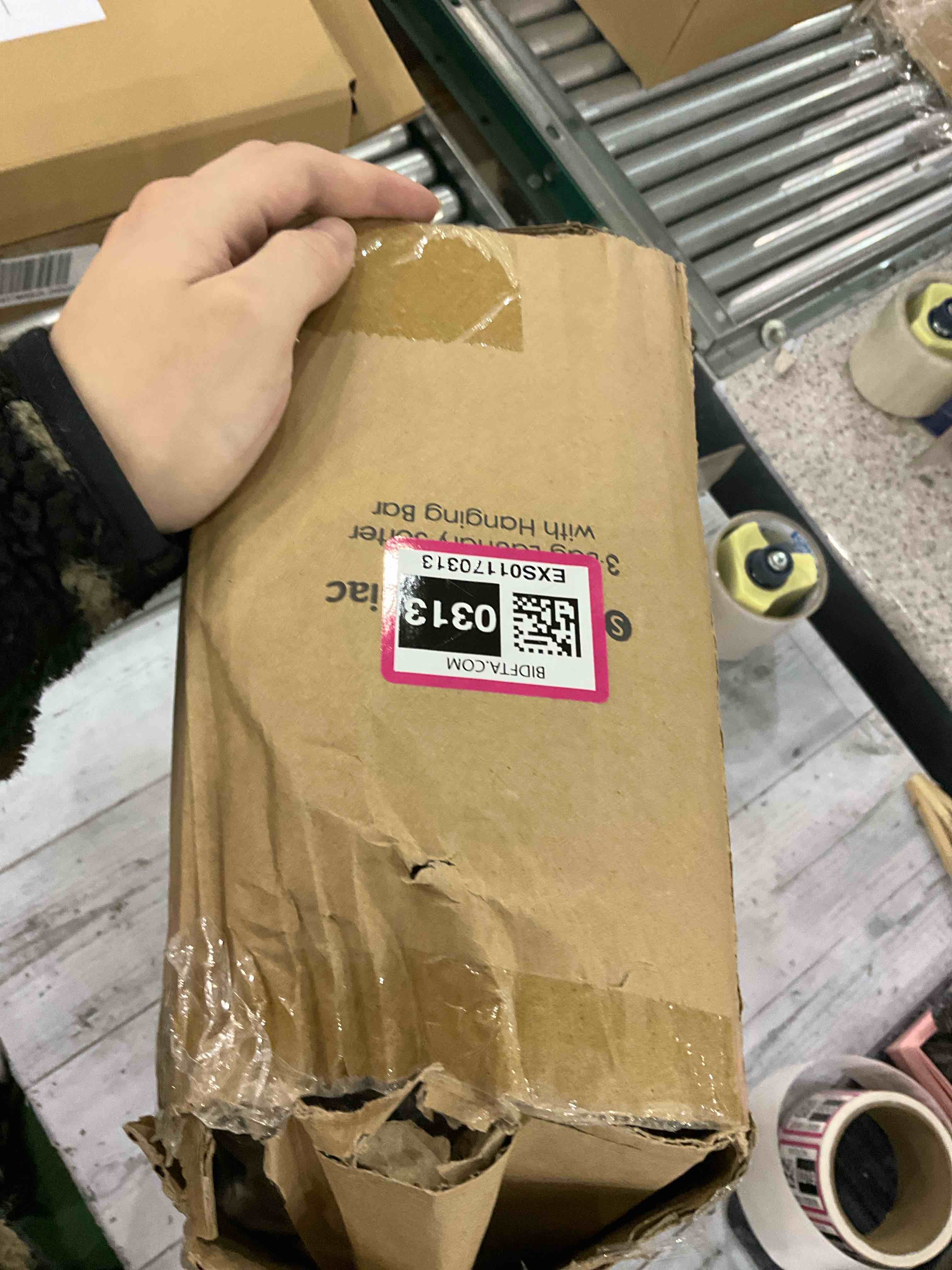 https://s3.amazonaws.com/lotting-images-prod/BargainHunt/EXS01170313_1708952250211.jpeg