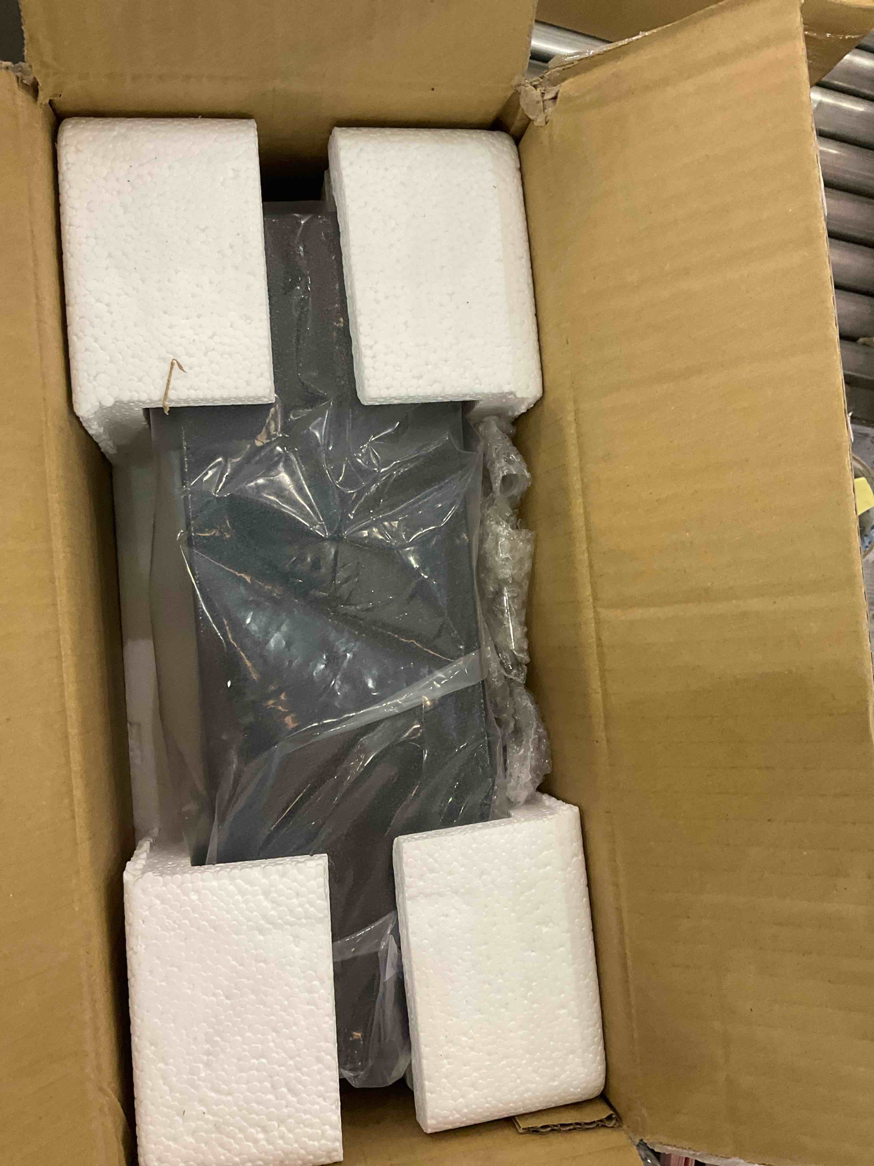 https://s3.amazonaws.com/lotting-images-prod/BargainHunt/EXS01170367_1709046509520.jpeg