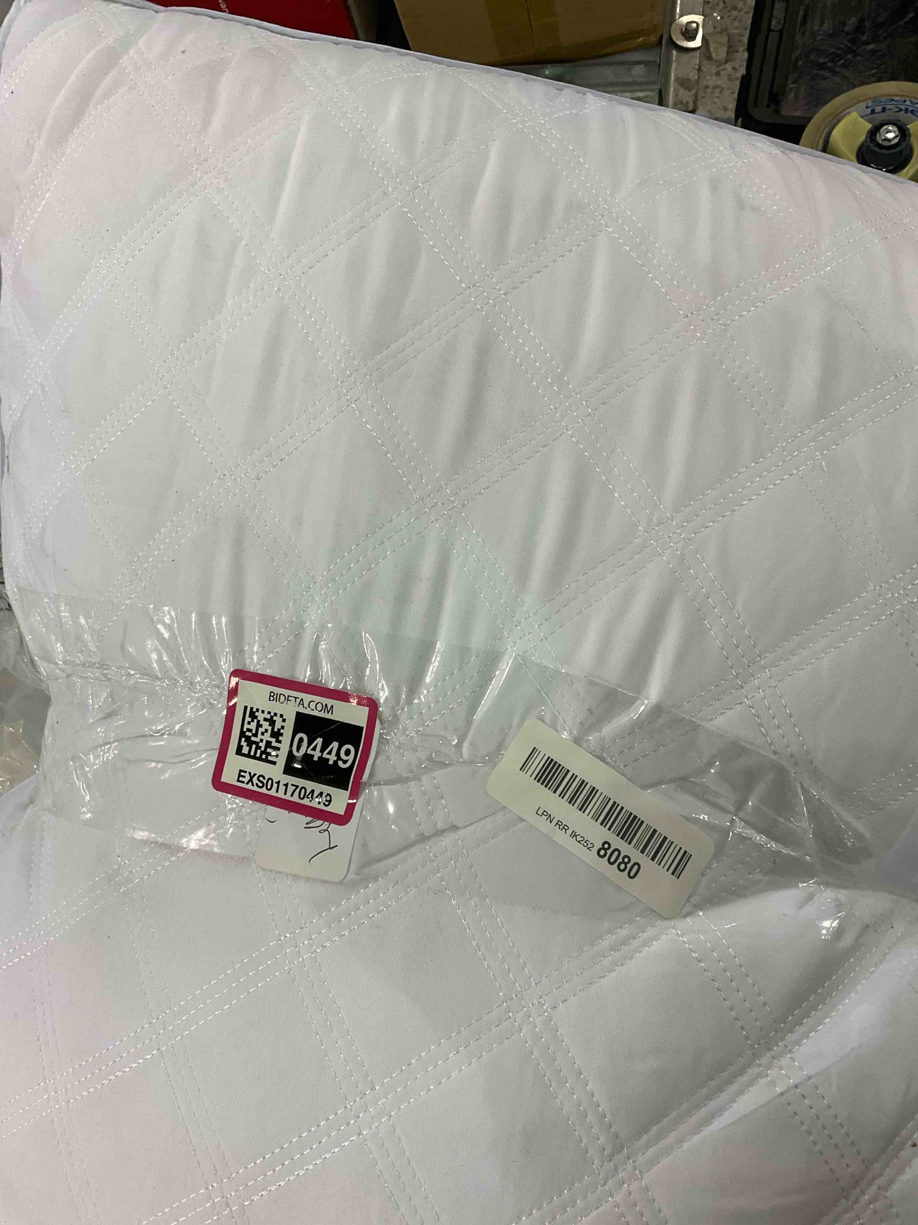 https://s3.amazonaws.com/lotting-images-prod/BargainHunt/EXS01170449_1709122825046.jpeg