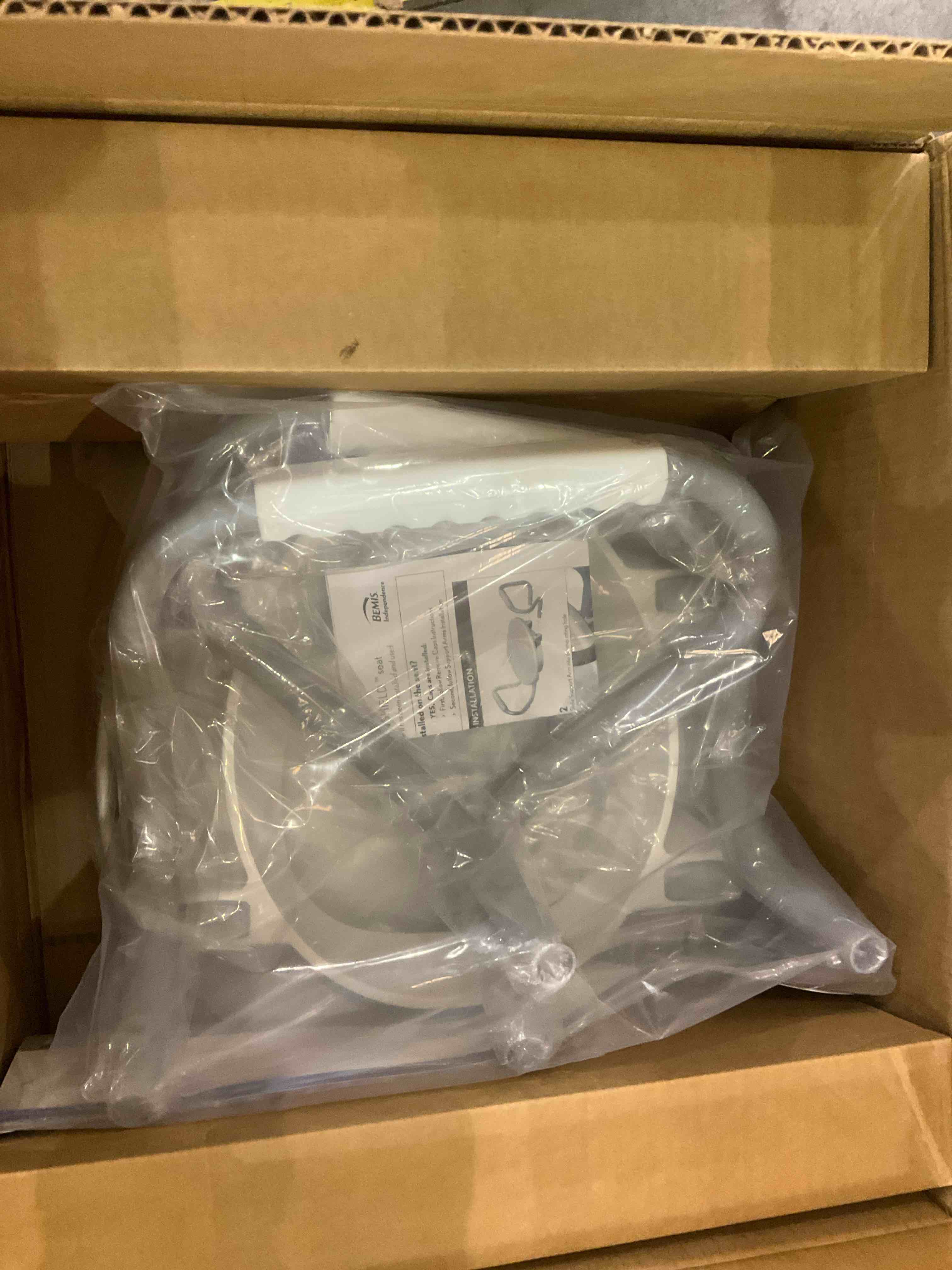 https://s3.amazonaws.com/lotting-images-prod/BargainHunt/EXS01170571_1709827422866.jpeg