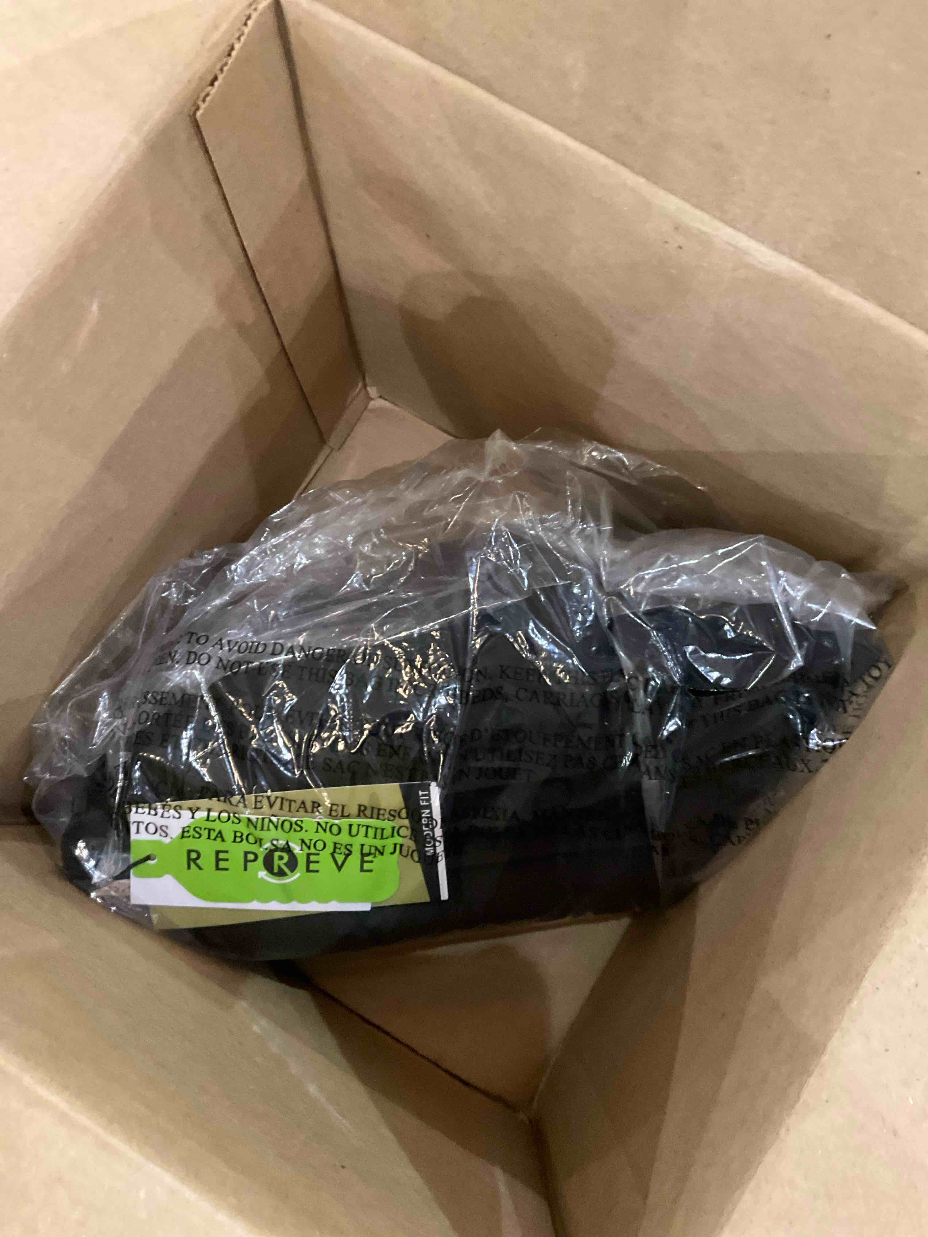 https://s3.amazonaws.com/lotting-images-prod/BargainHunt/EXS01170585_1709834419495.jpeg