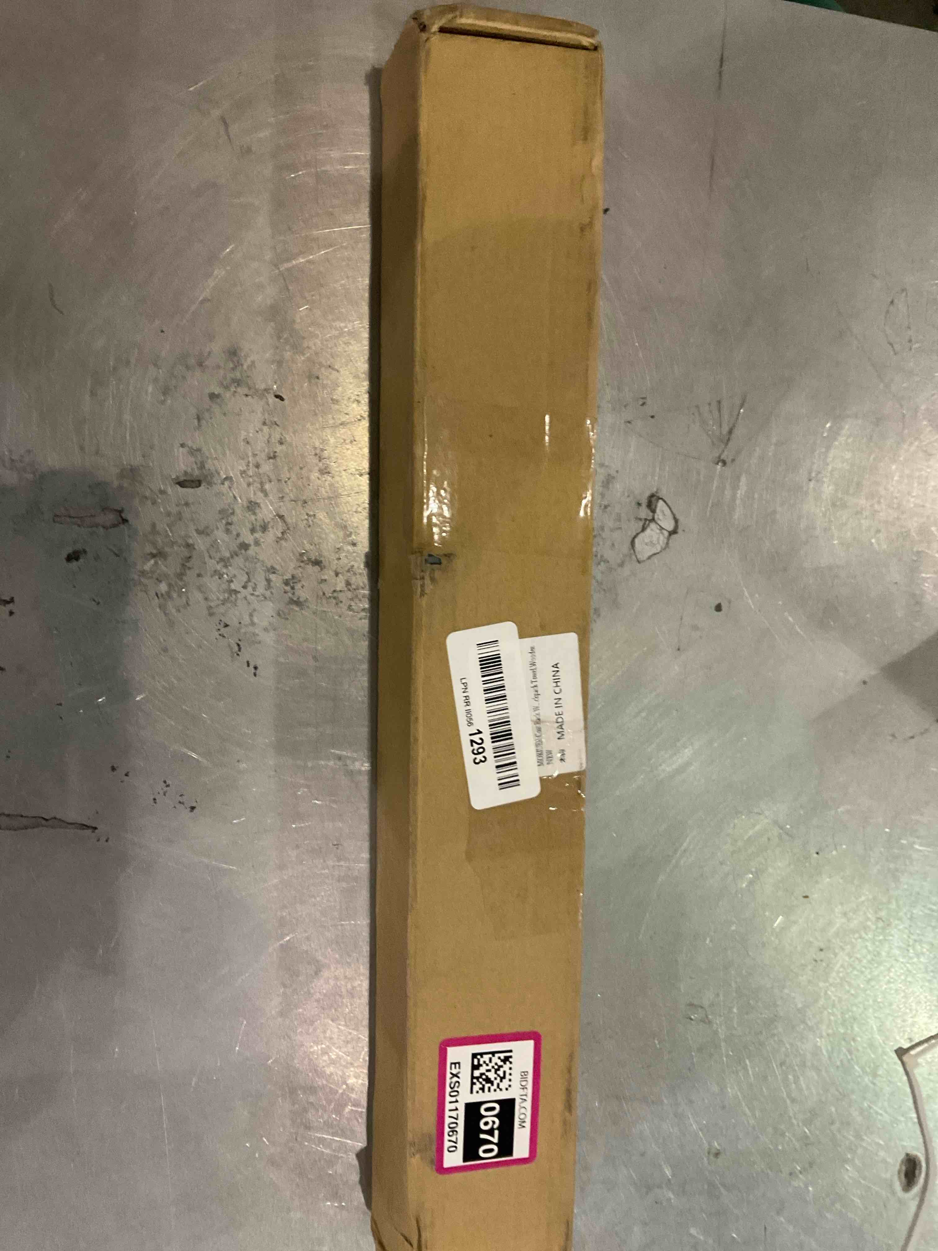 https://s3.amazonaws.com/lotting-images-prod/BargainHunt/EXS01170670_1709913799600.jpeg