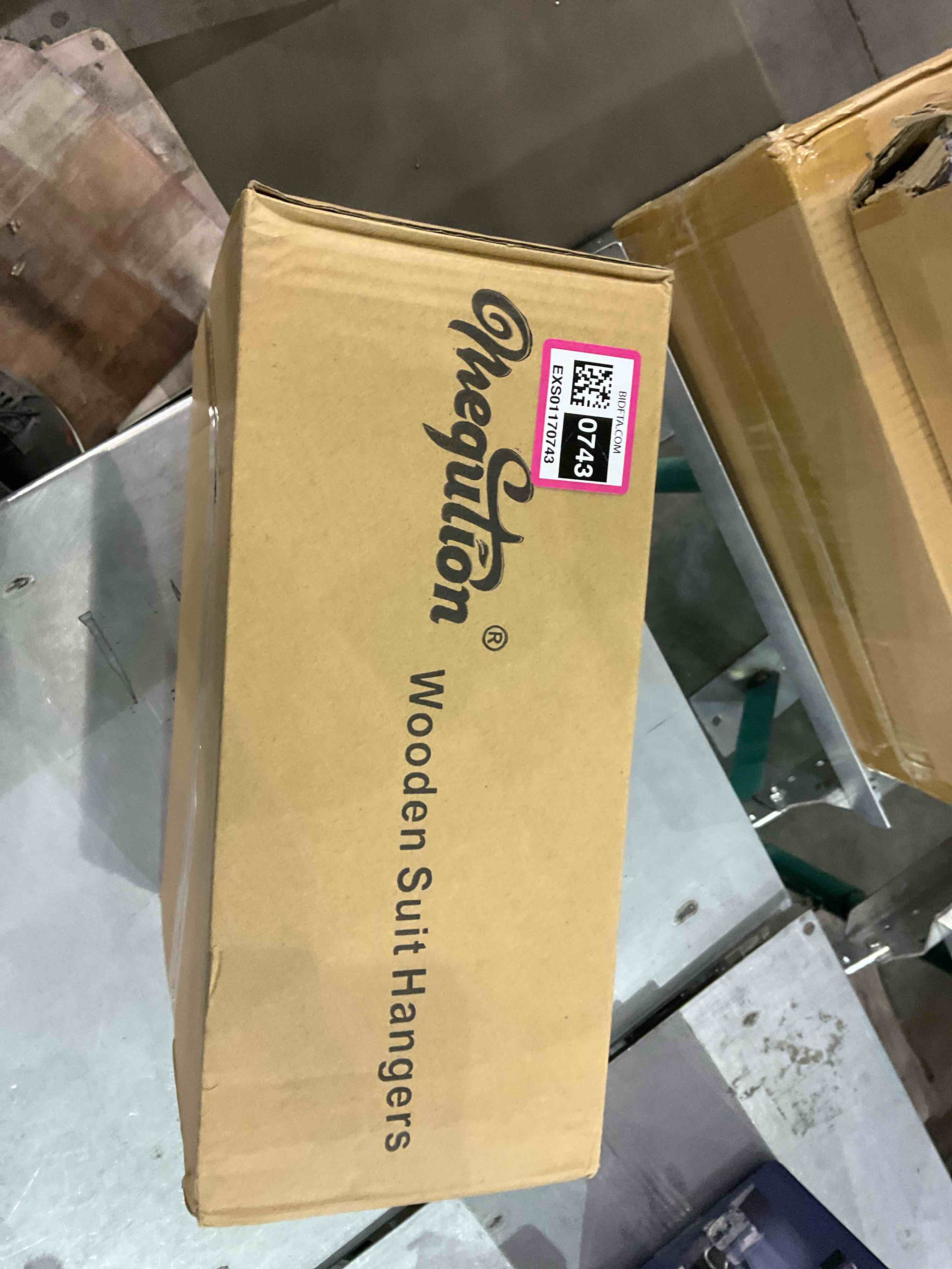 https://s3.amazonaws.com/lotting-images-prod/BargainHunt/EXS01170743_1710159297053.jpeg