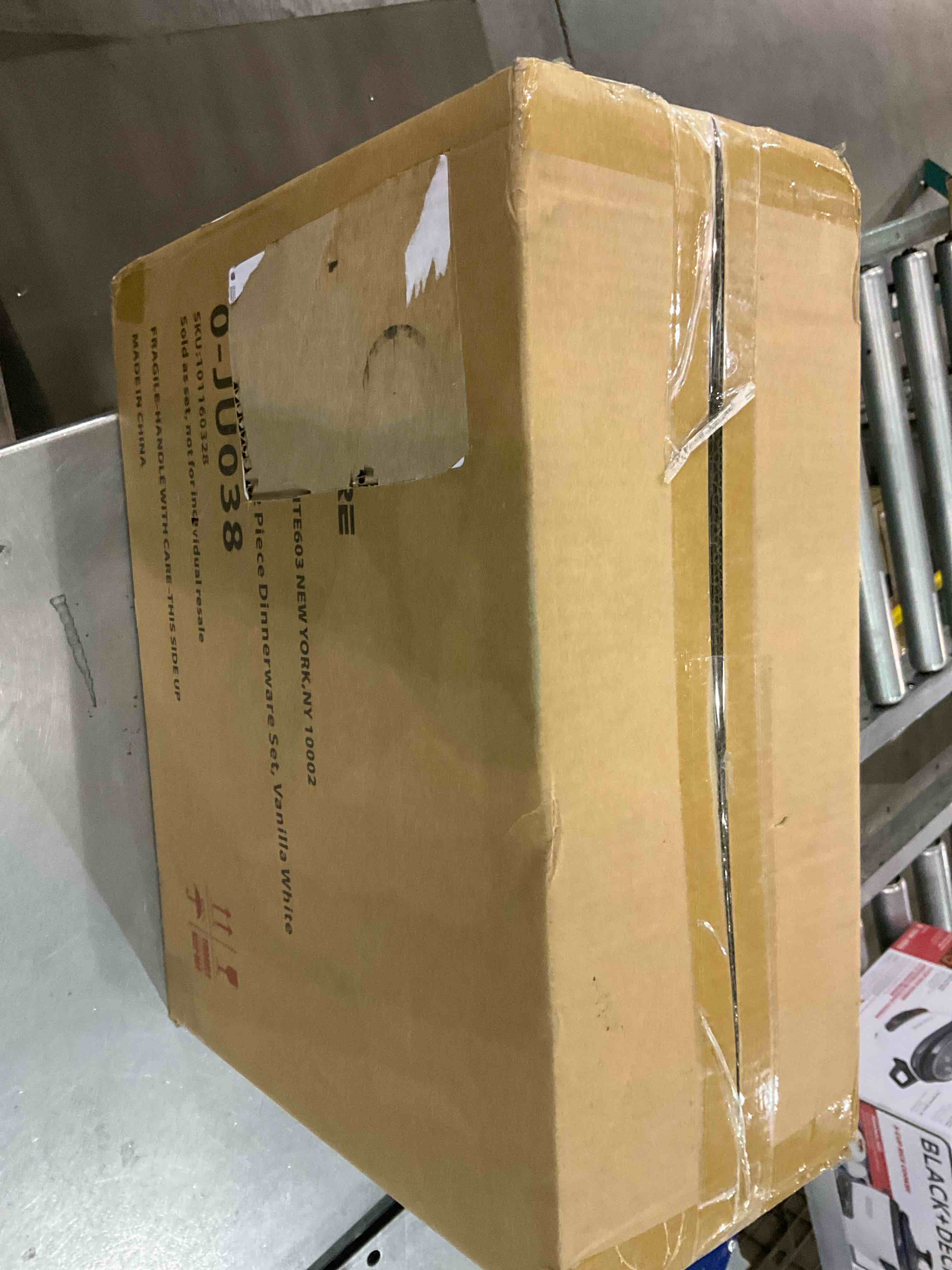 https://s3.amazonaws.com/lotting-images-prod/BargainHunt/EXS01170752_1710160595480.jpeg
