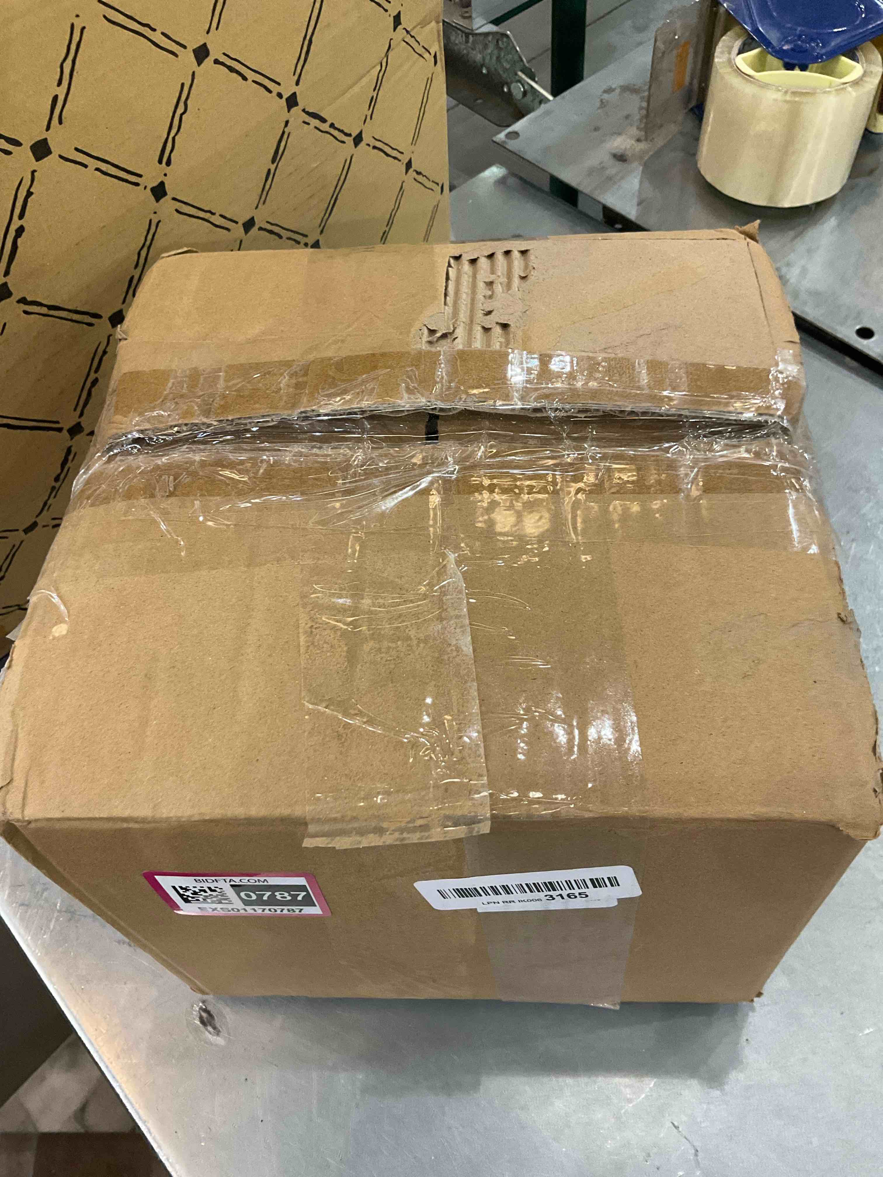 https://s3.amazonaws.com/lotting-images-prod/BargainHunt/EXS01170787_1710168032812.jpeg