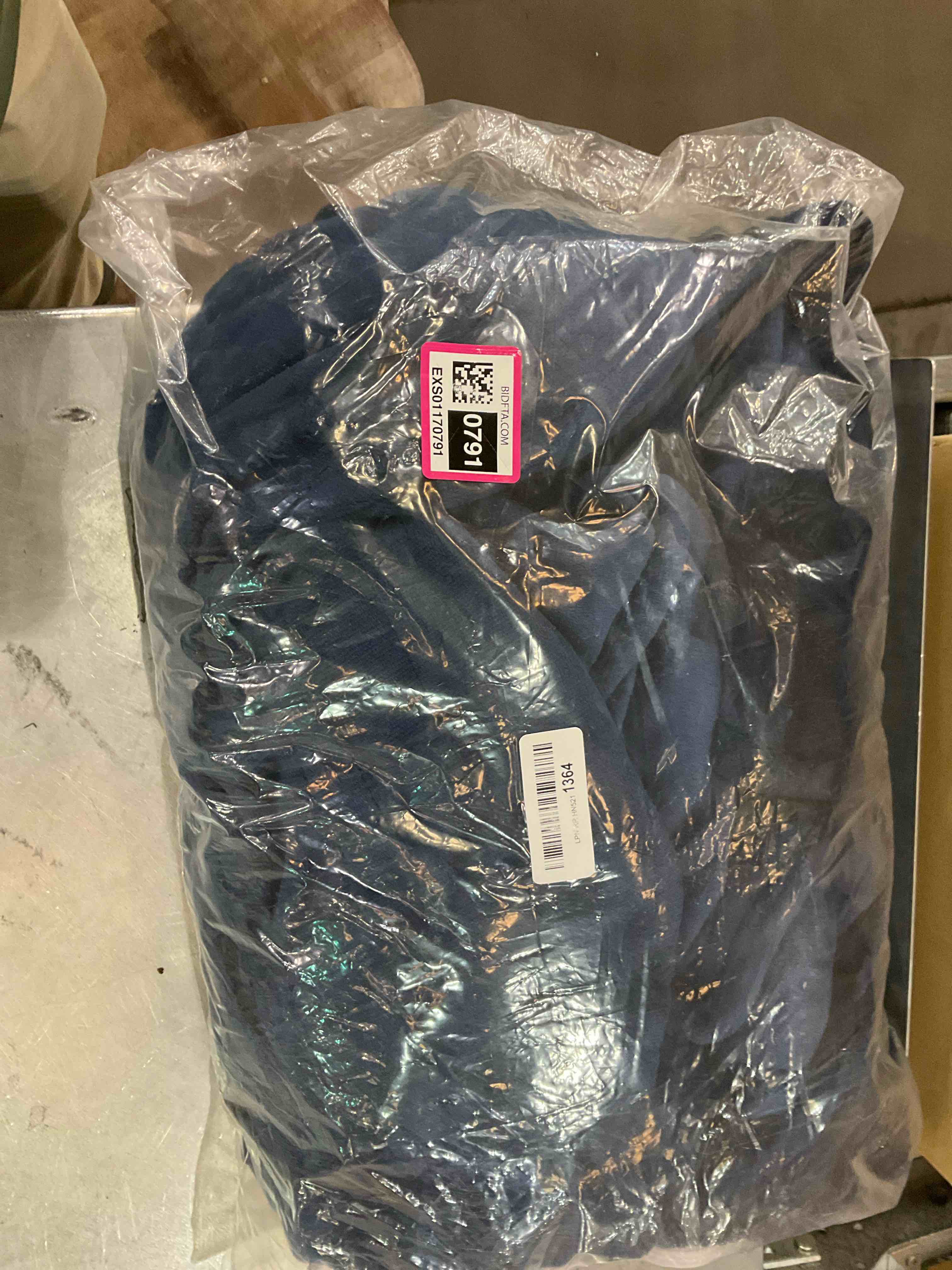 https://s3.amazonaws.com/lotting-images-prod/BargainHunt/EXS01170791_1710168614371.jpeg