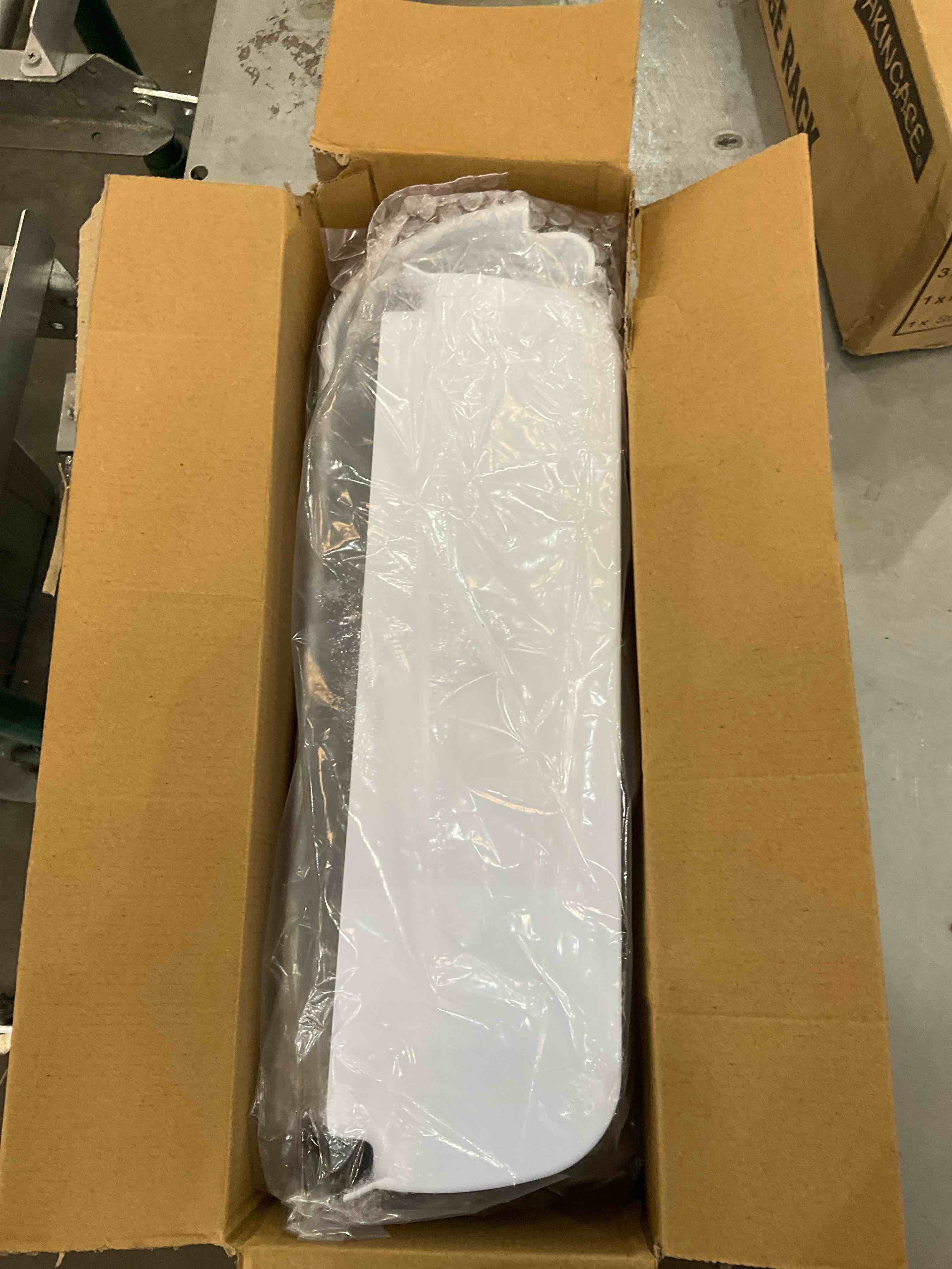 https://s3.amazonaws.com/lotting-images-prod/BargainHunt/EXS01170864_1710182989035.jpeg