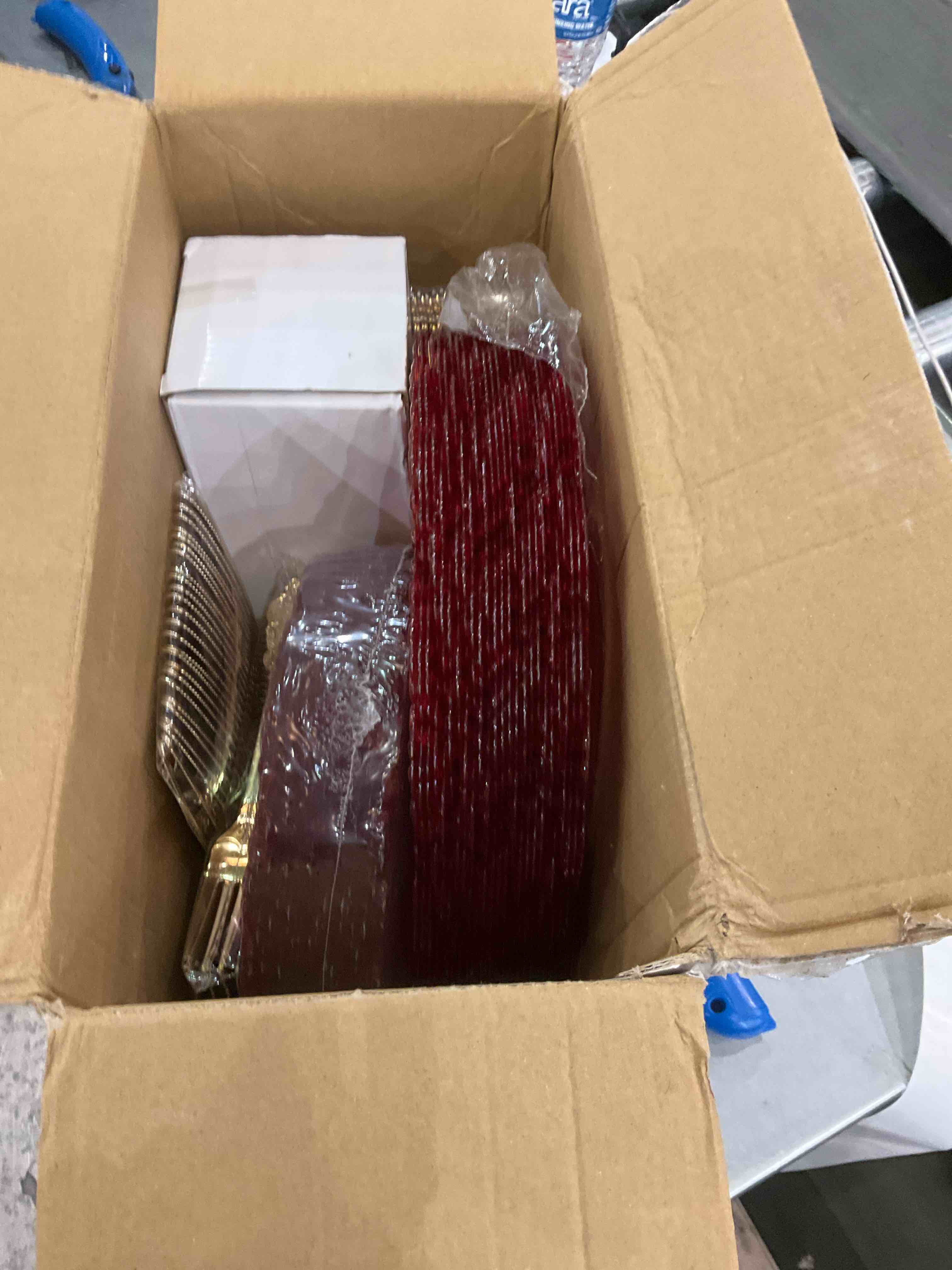 https://s3.amazonaws.com/lotting-images-prod/BargainHunt/EXS01170891_1710252632930.jpeg