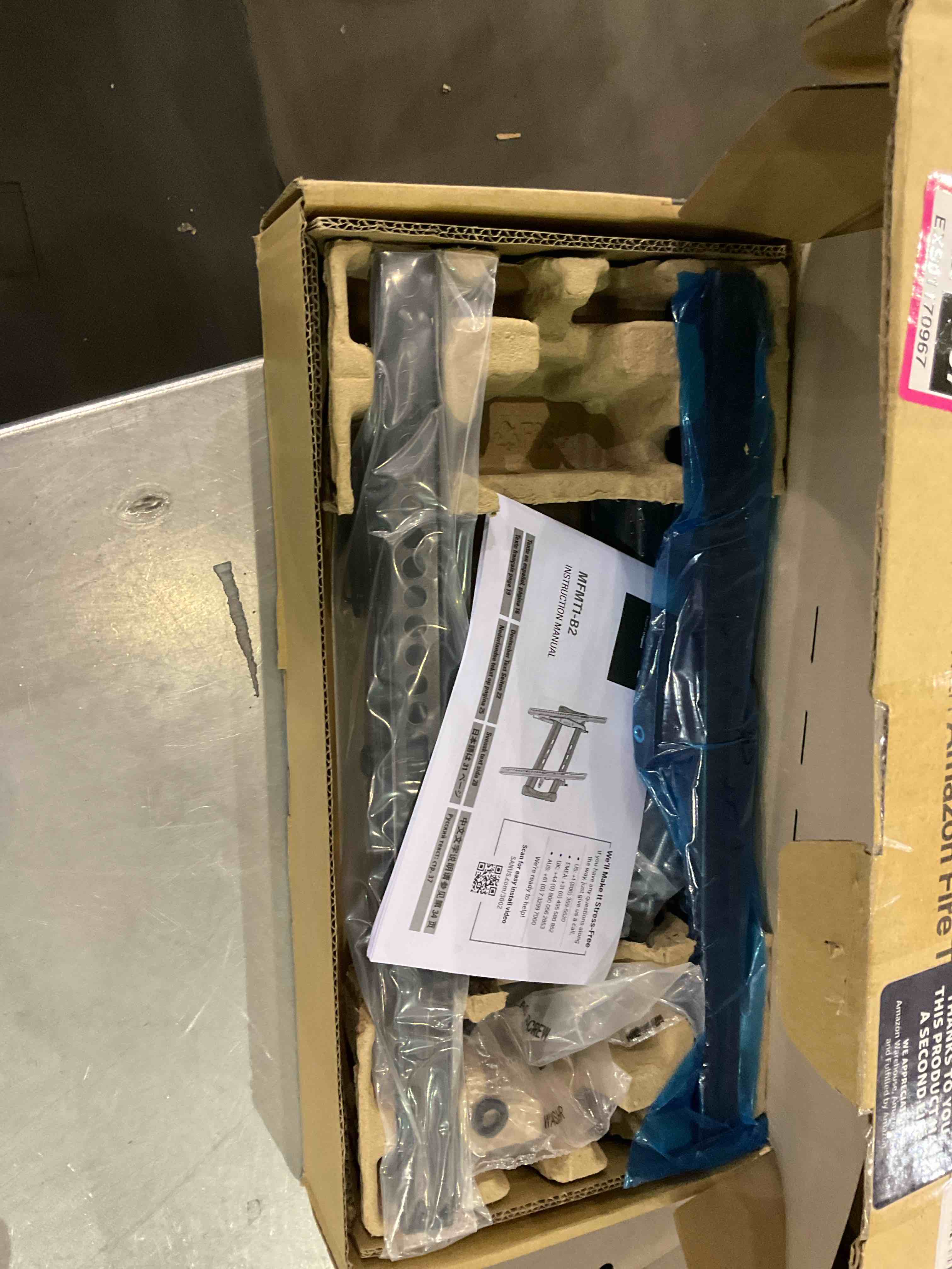 https://s3.amazonaws.com/lotting-images-prod/BargainHunt/EXS01170967_1710334460381.jpeg