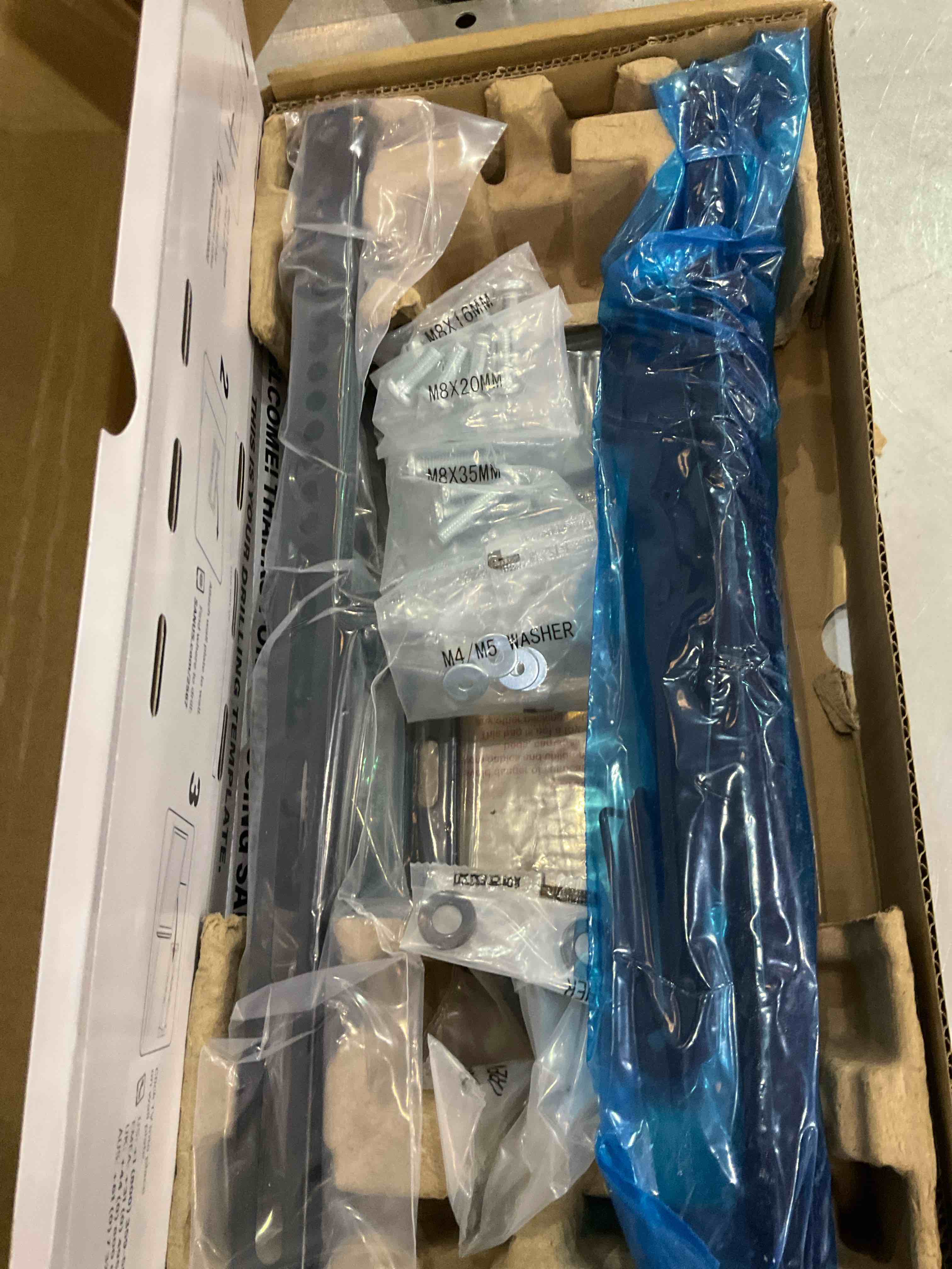 https://s3.amazonaws.com/lotting-images-prod/BargainHunt/EXS01170975_1710337779075.jpeg
