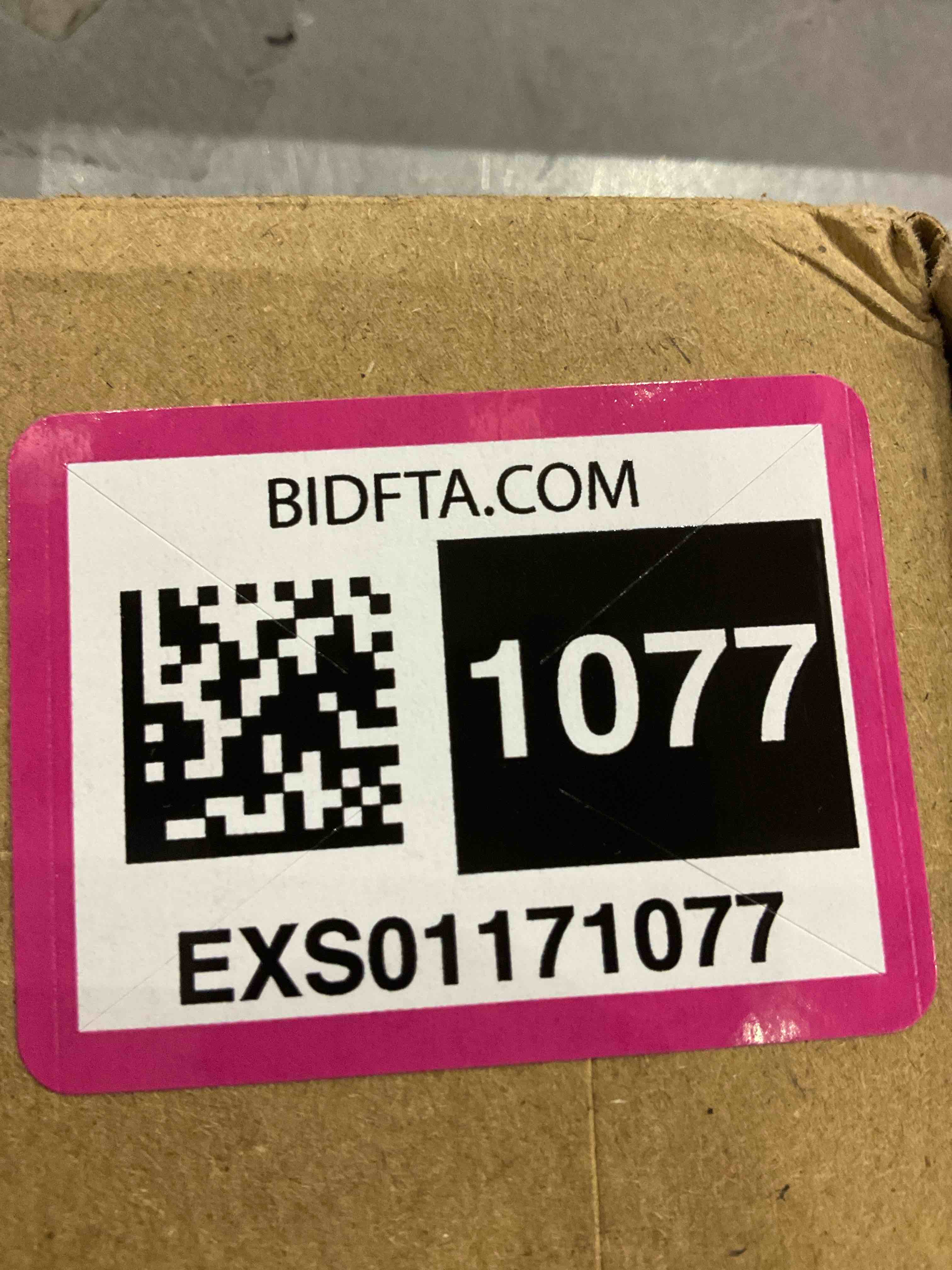 https://s3.amazonaws.com/lotting-images-prod/BargainHunt/EXS01171077_1708714050586.jpeg
