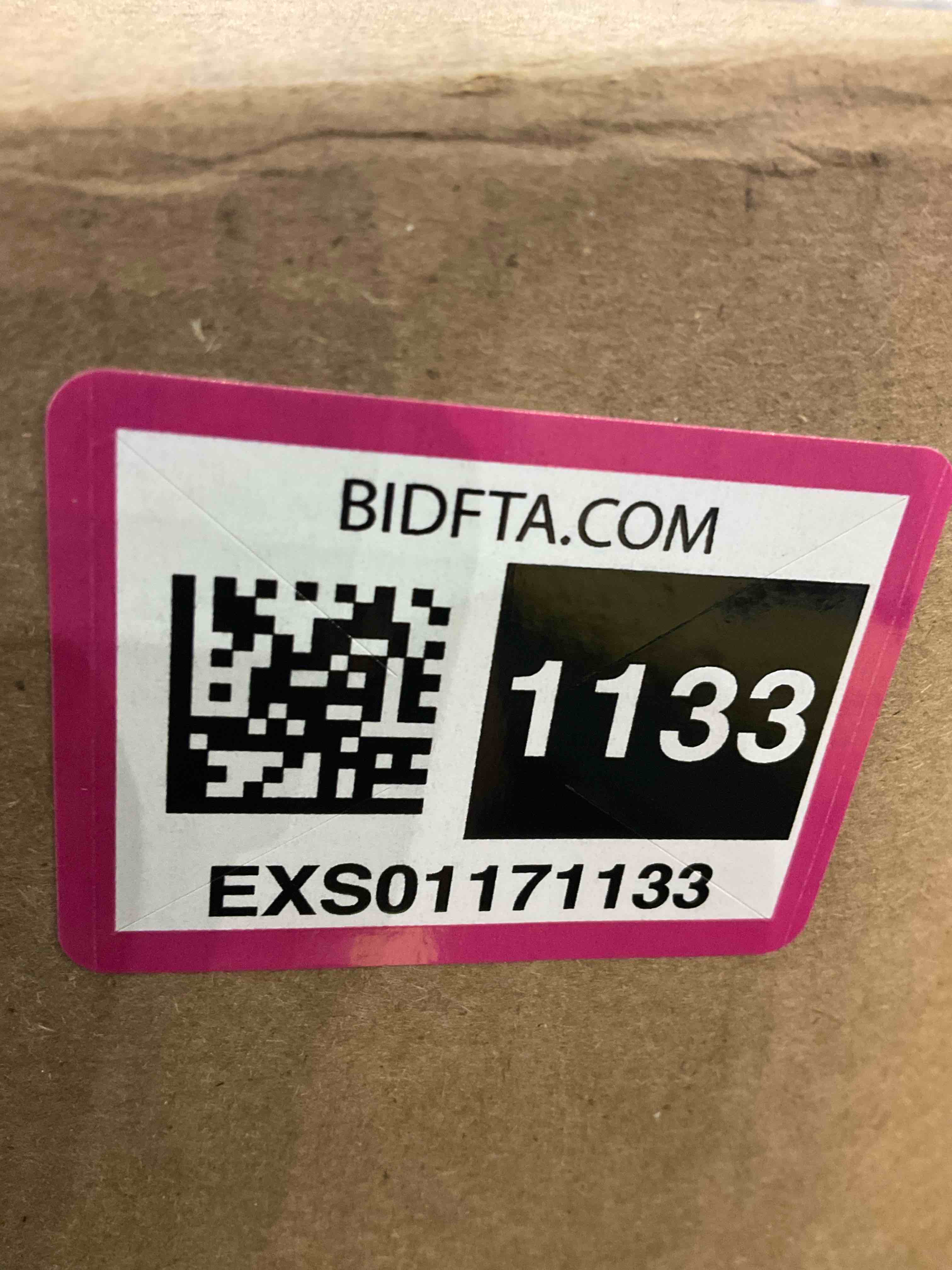 https://s3.amazonaws.com/lotting-images-prod/BargainHunt/EXS01171133_1709046631990.jpeg