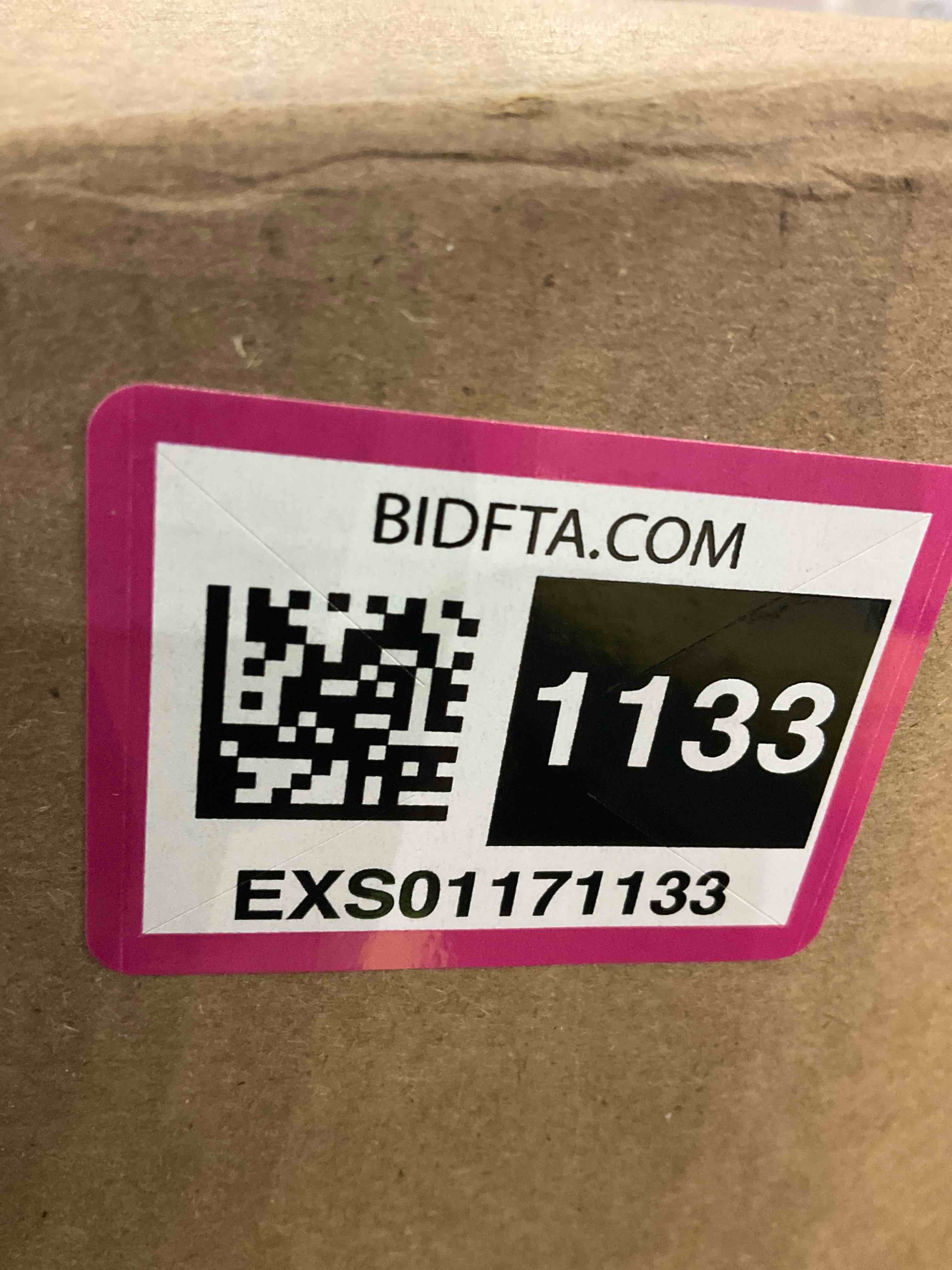 https://s3.amazonaws.com/lotting-images-prod/BargainHunt/EXS01171133_1709046633006.jpeg