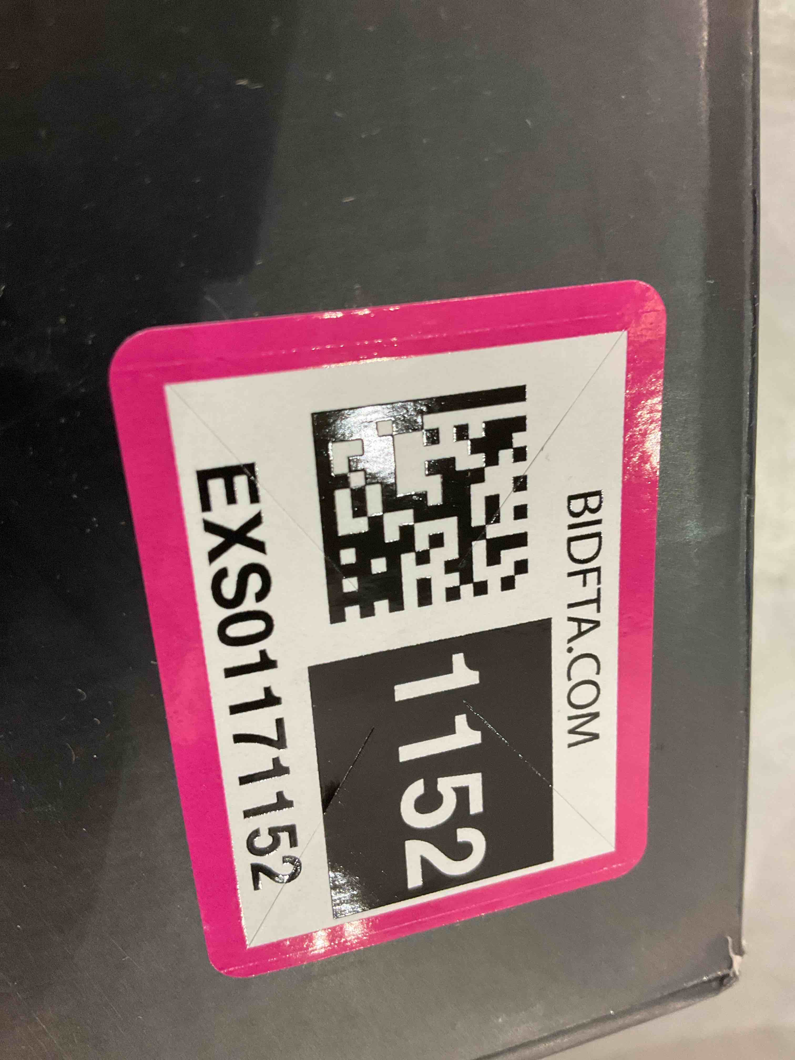 https://s3.amazonaws.com/lotting-images-prod/BargainHunt/EXS01171152_1709050063209.jpeg