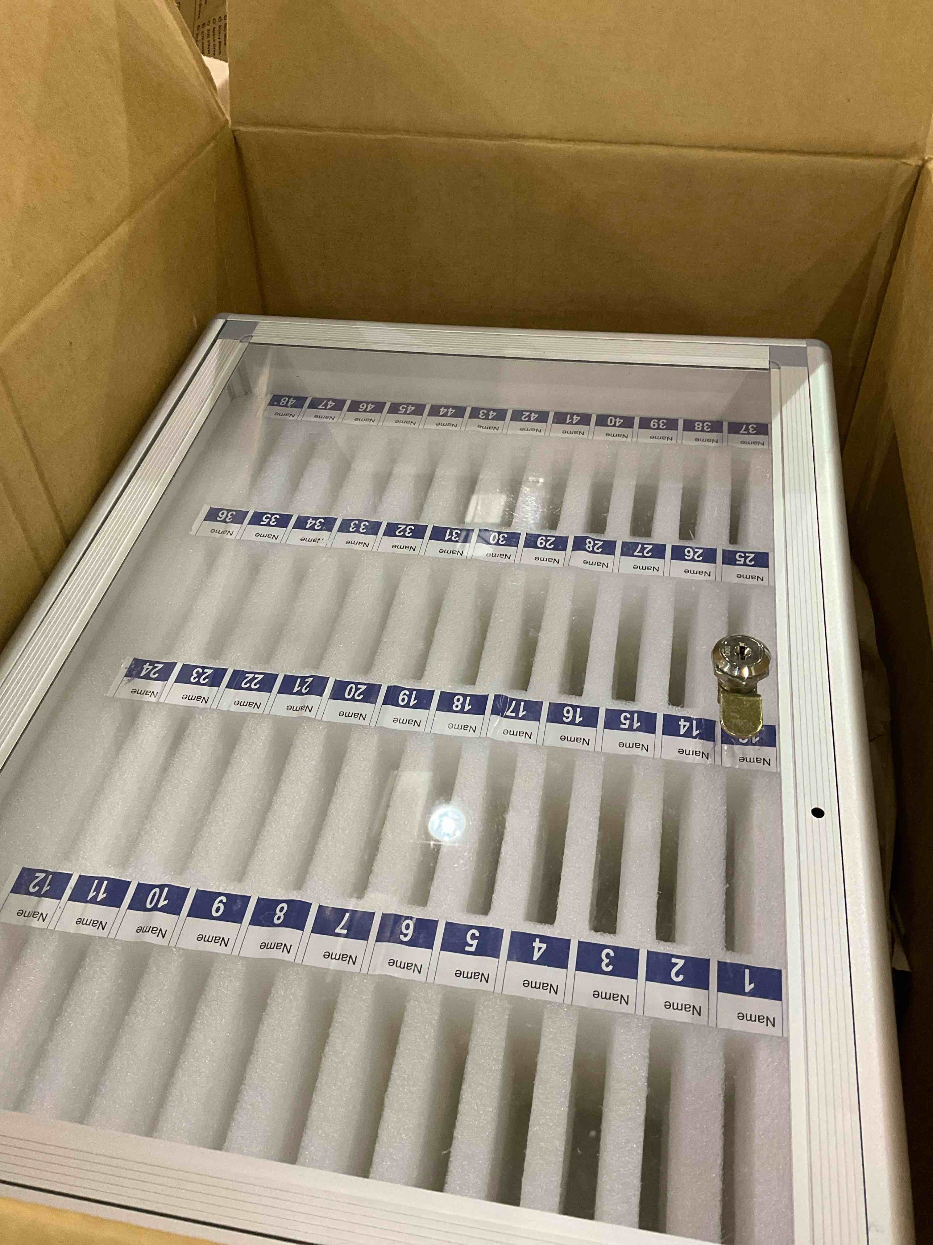https://s3.amazonaws.com/lotting-images-prod/BargainHunt/EXS01171222_1709124555768.jpeg