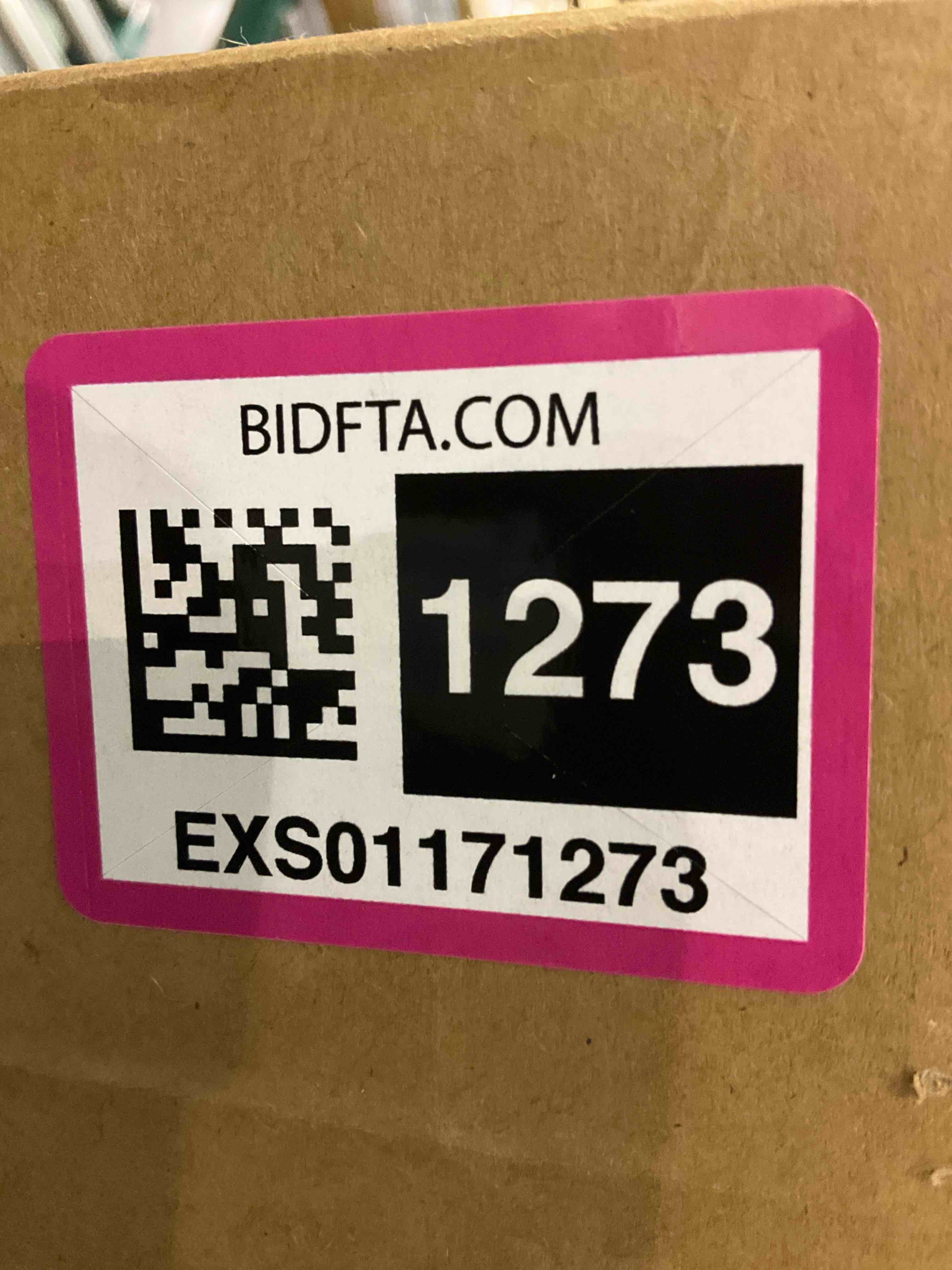 https://s3.amazonaws.com/lotting-images-prod/BargainHunt/EXS01171273_1709139139057.jpeg