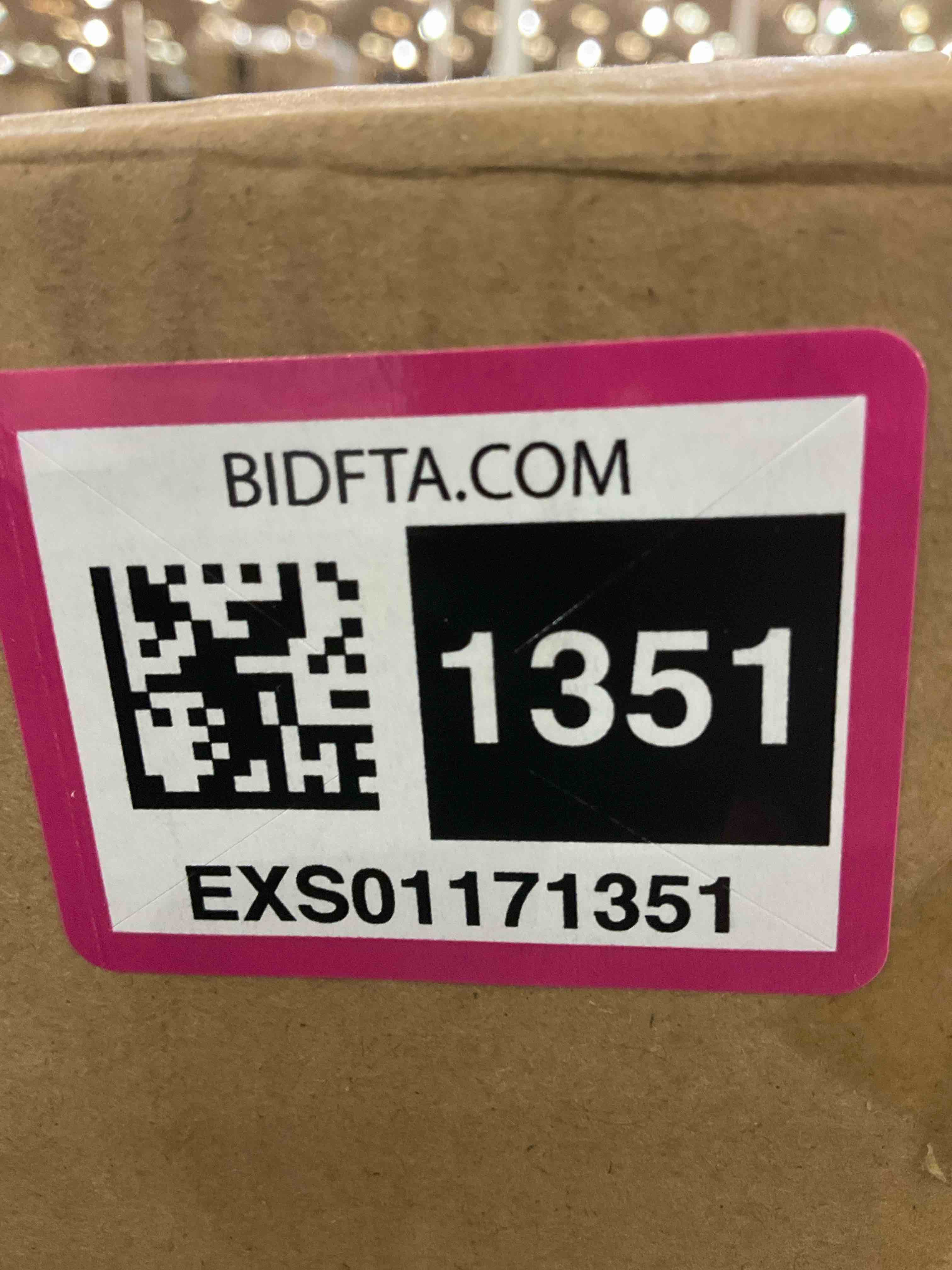https://s3.amazonaws.com/lotting-images-prod/BargainHunt/EXS01171351_1709231475523.jpeg