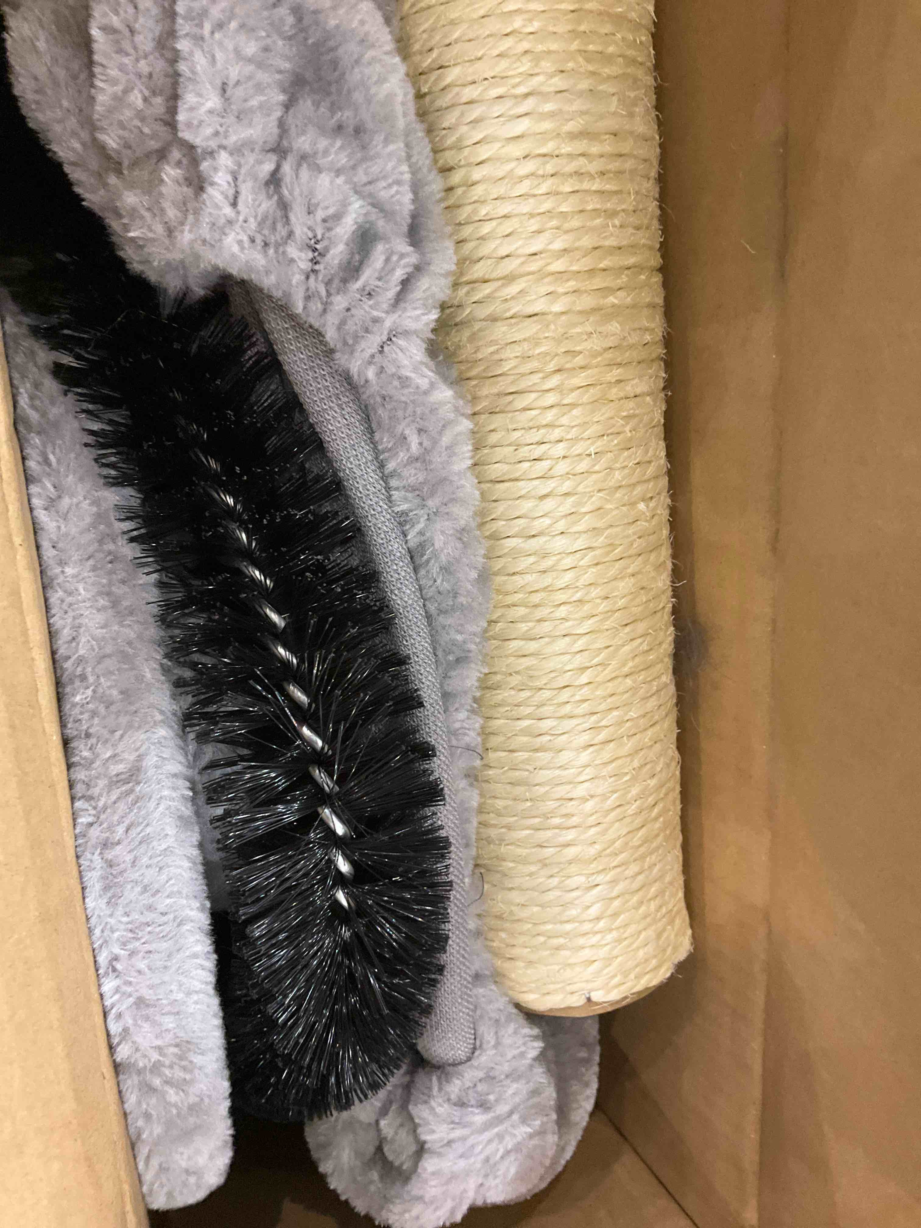 https://s3.amazonaws.com/lotting-images-prod/BargainHunt/EXS01171417_1709318583531.jpeg