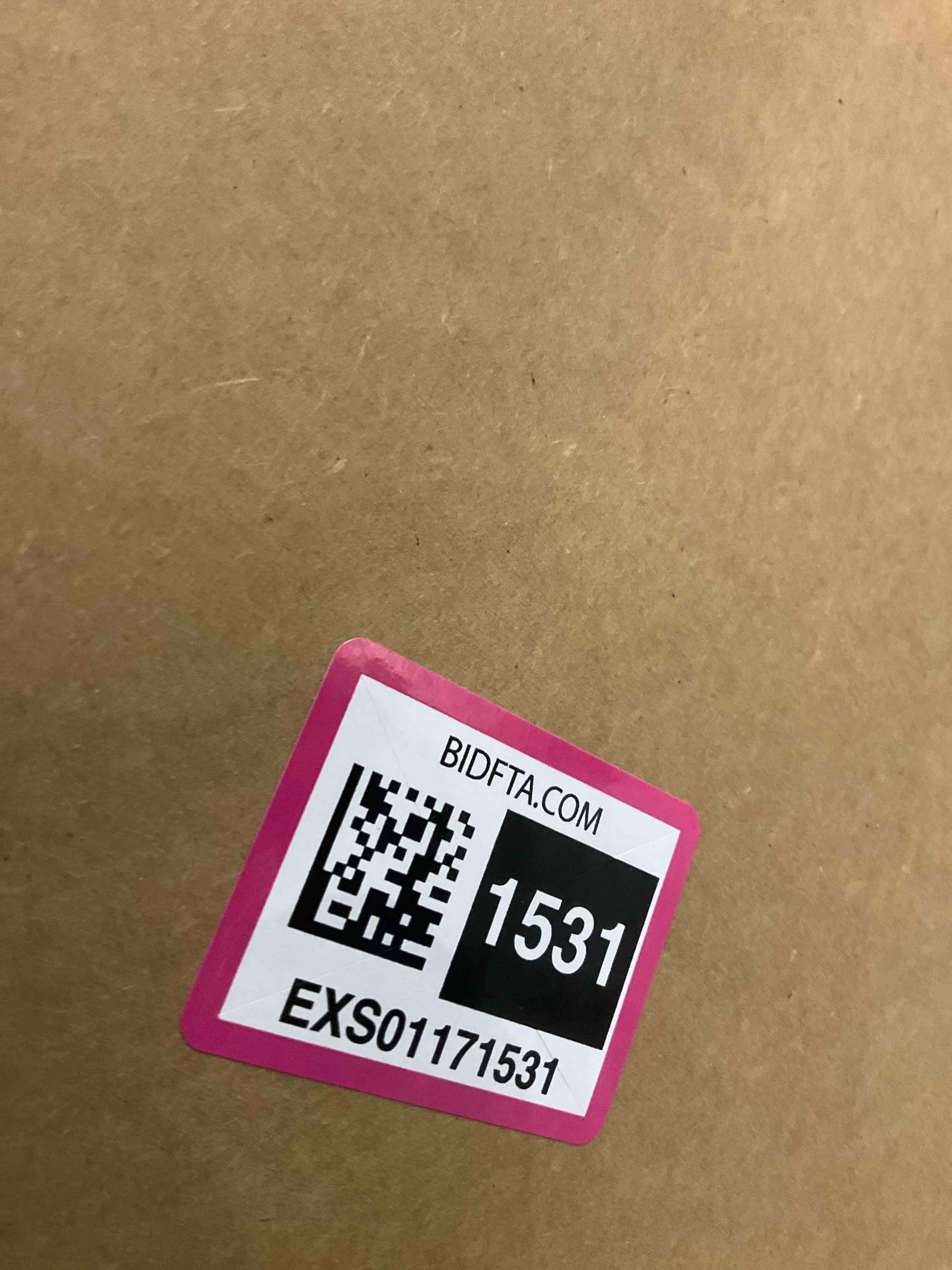 https://s3.amazonaws.com/lotting-images-prod/BargainHunt/EXS01171531_1708615072877.jpeg