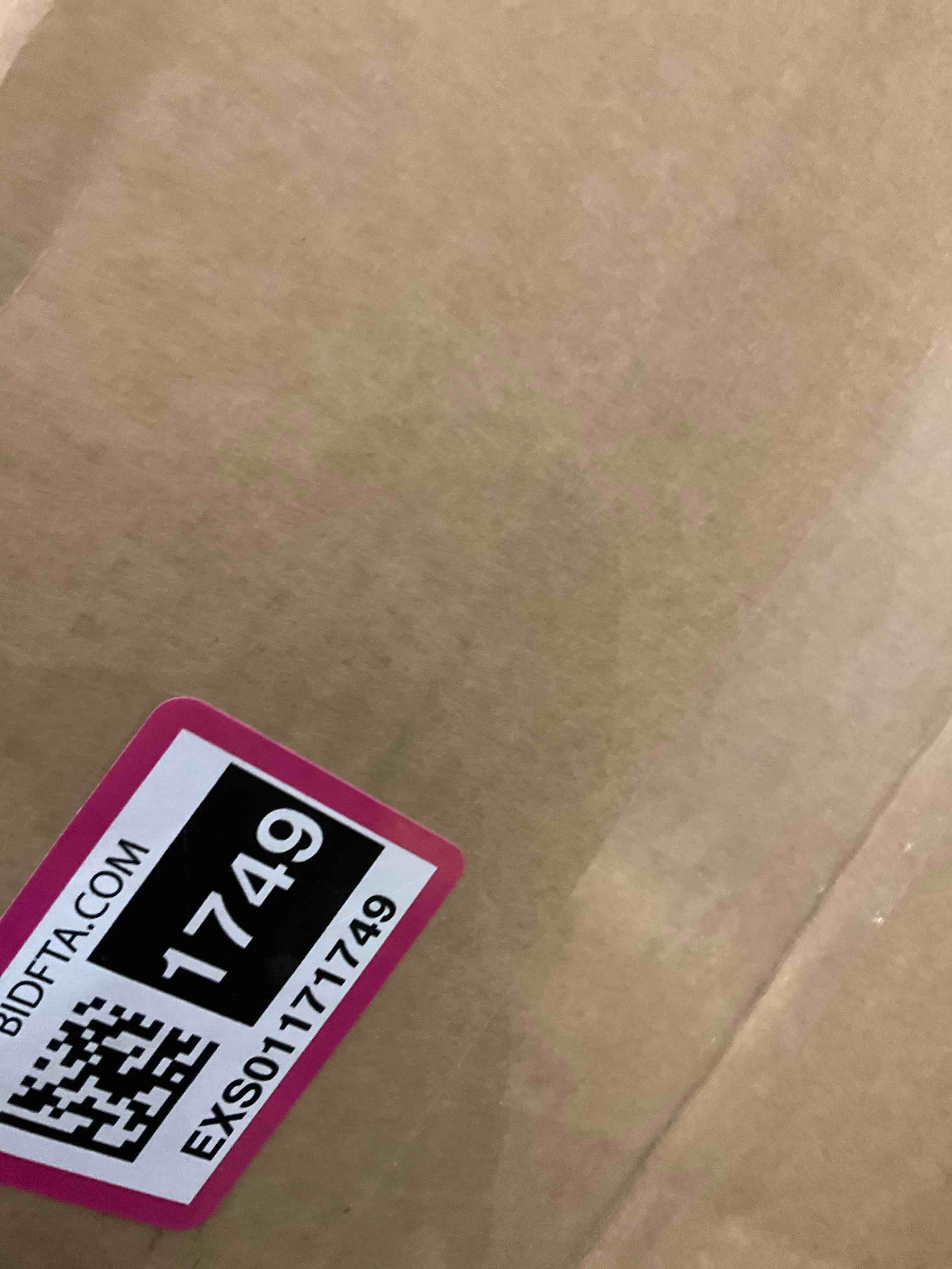 https://s3.amazonaws.com/lotting-images-prod/BargainHunt/EXS01171749_1708702761351.jpeg