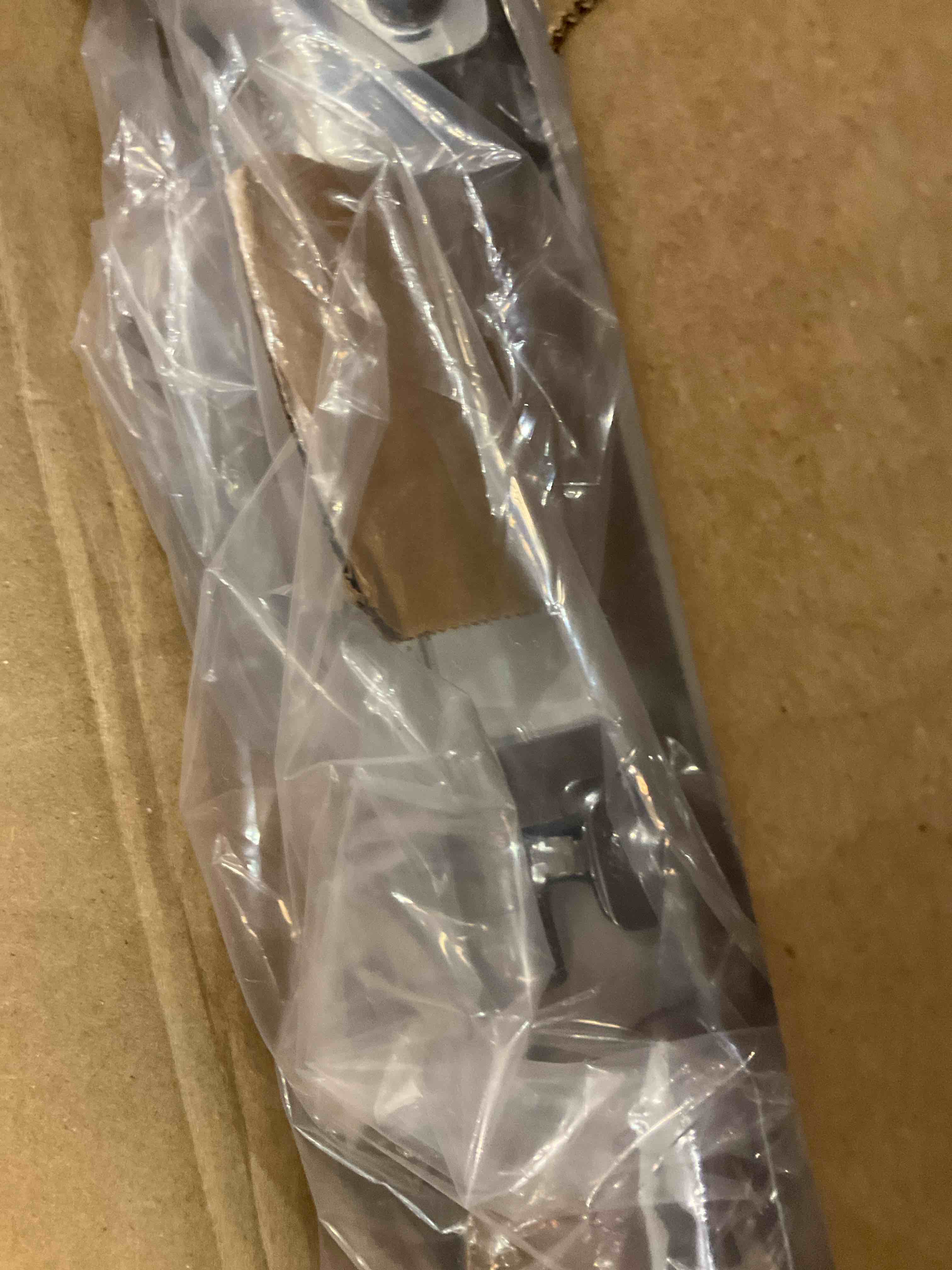 https://s3.amazonaws.com/lotting-images-prod/BargainHunt/EXS01171759_1708704295737.jpeg
