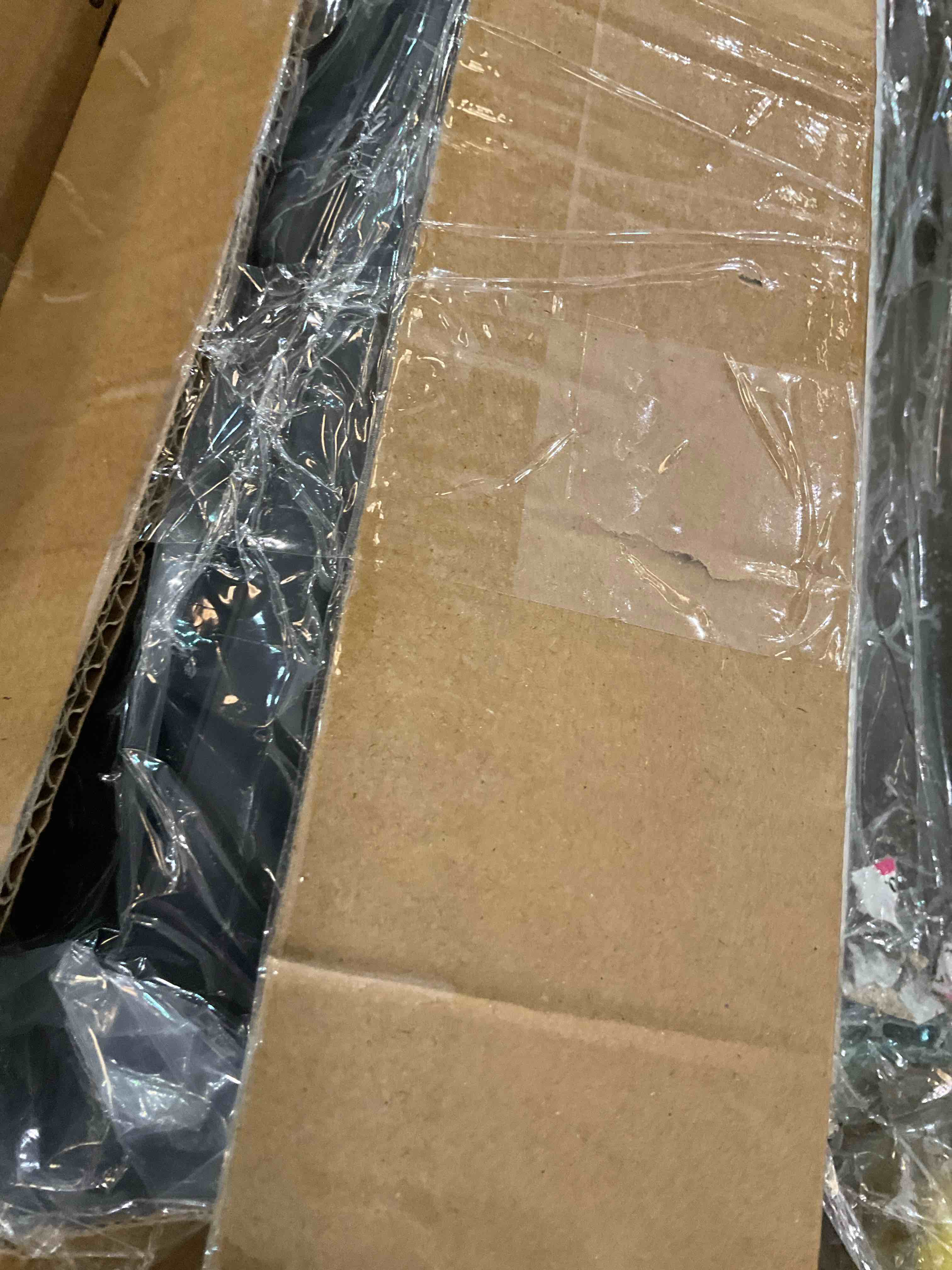 https://s3.amazonaws.com/lotting-images-prod/BargainHunt/EXS01171806_1708712697520.jpeg