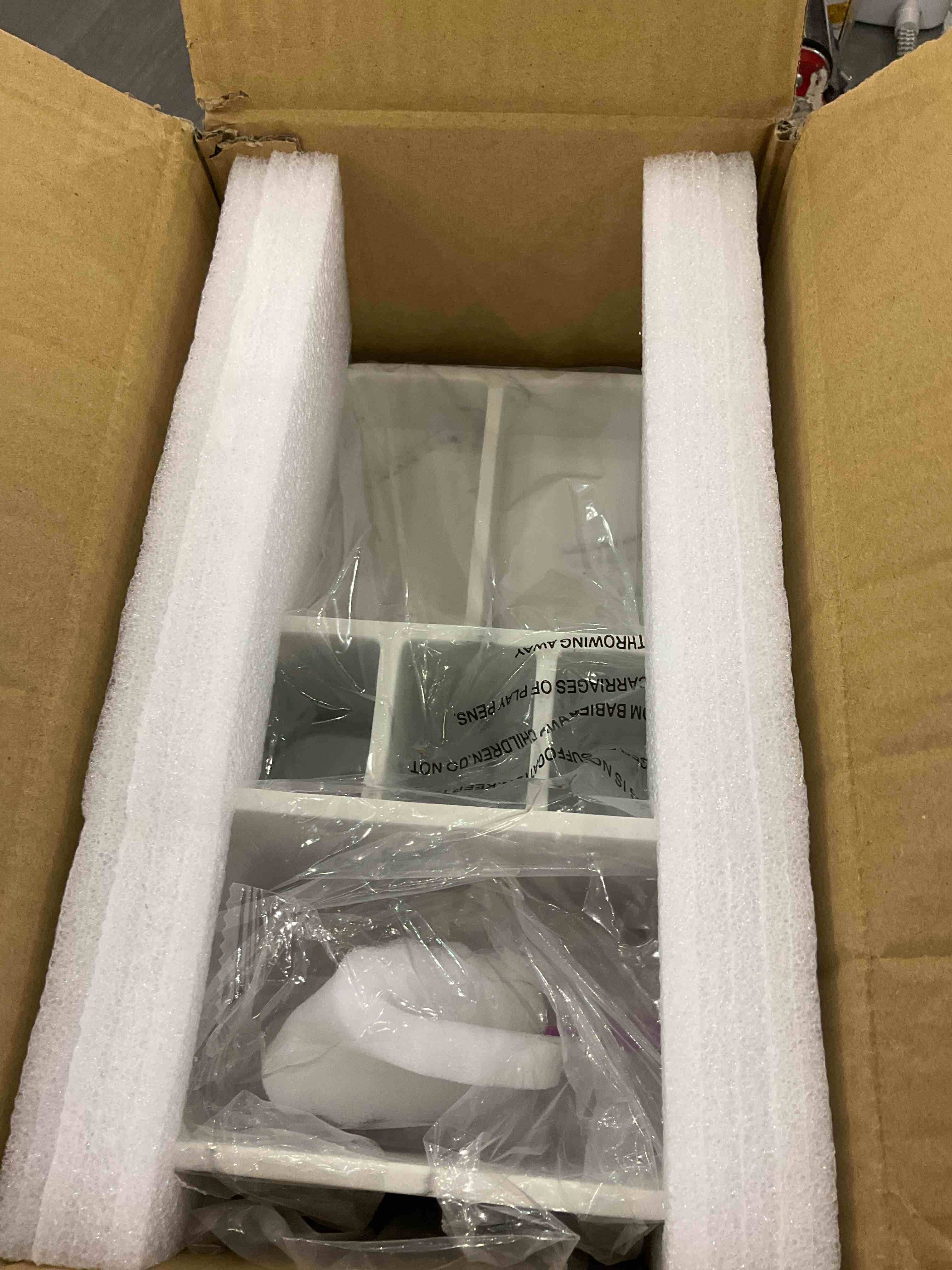 https://s3.amazonaws.com/lotting-images-prod/BargainHunt/EXS01172136_1709044987616.jpeg
