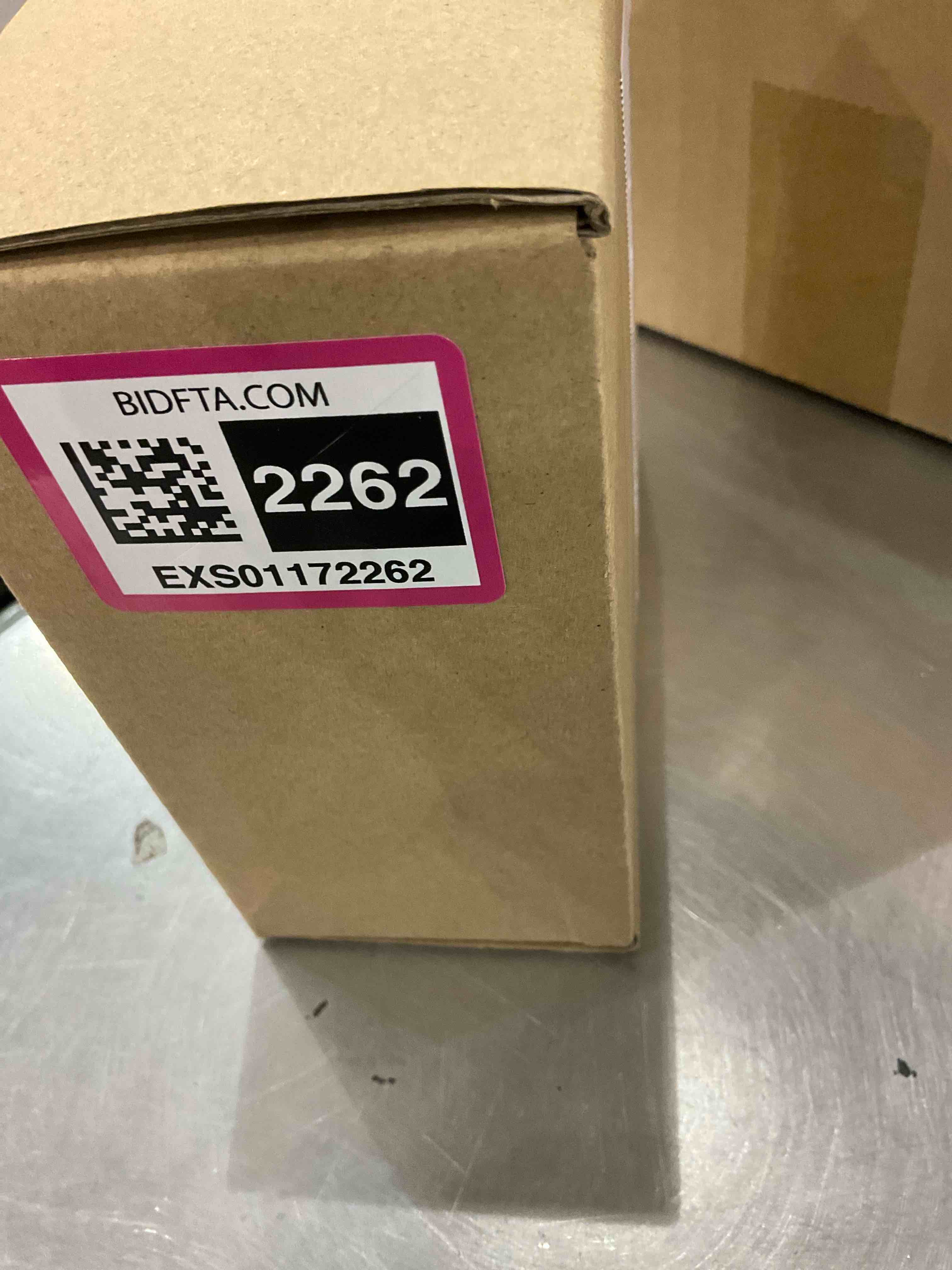 https://s3.amazonaws.com/lotting-images-prod/BargainHunt/EXS01172262_1709131901706.jpeg