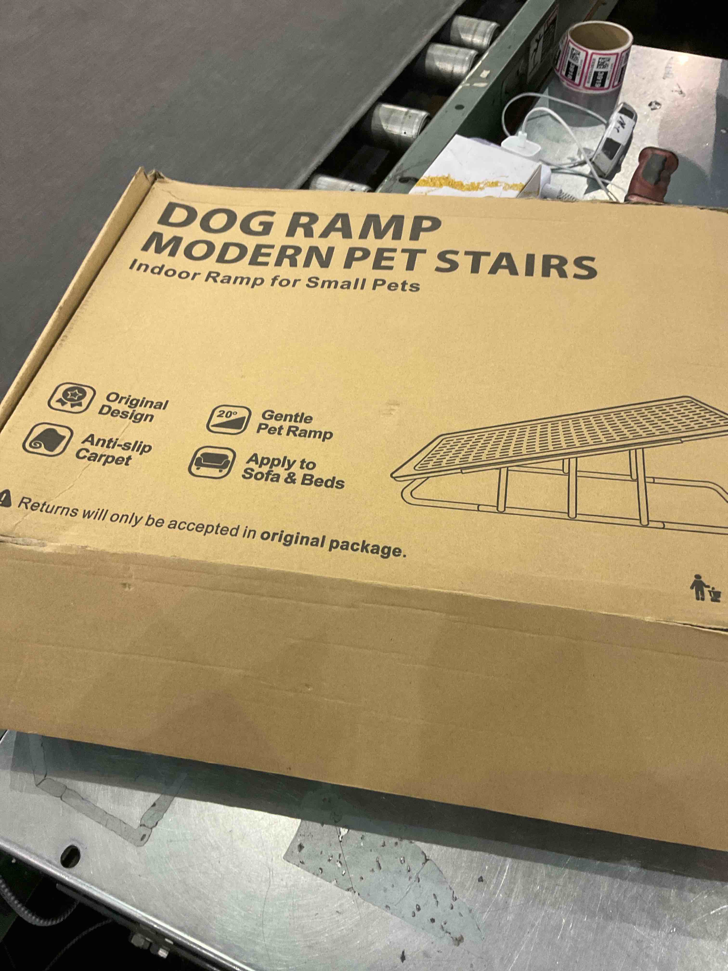 https://s3.amazonaws.com/lotting-images-prod/BargainHunt/EXS01172477_1709303129303.jpeg
