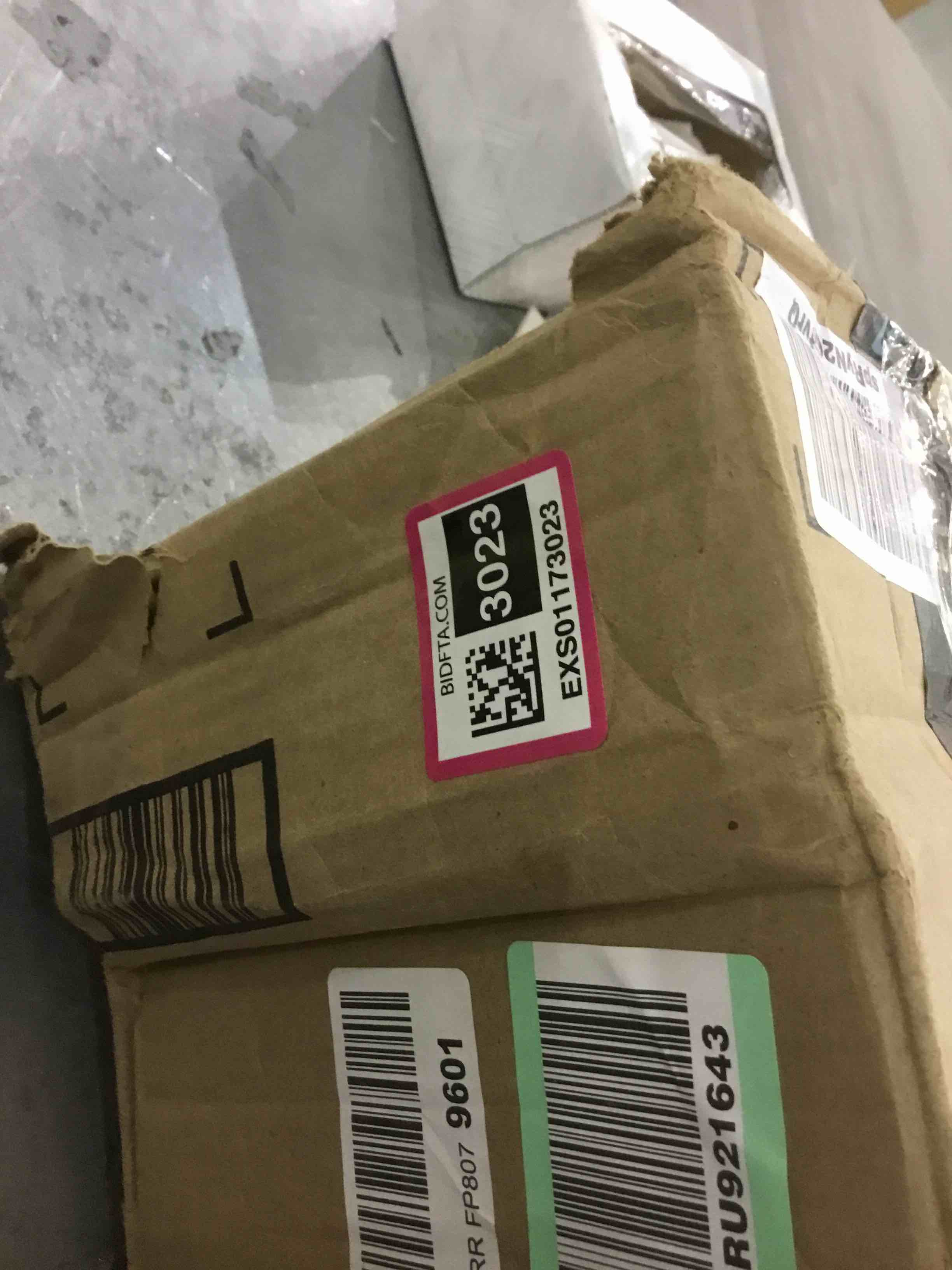 https://s3.amazonaws.com/lotting-images-prod/BargainHunt/EXS01173023_1707490817657.jpeg