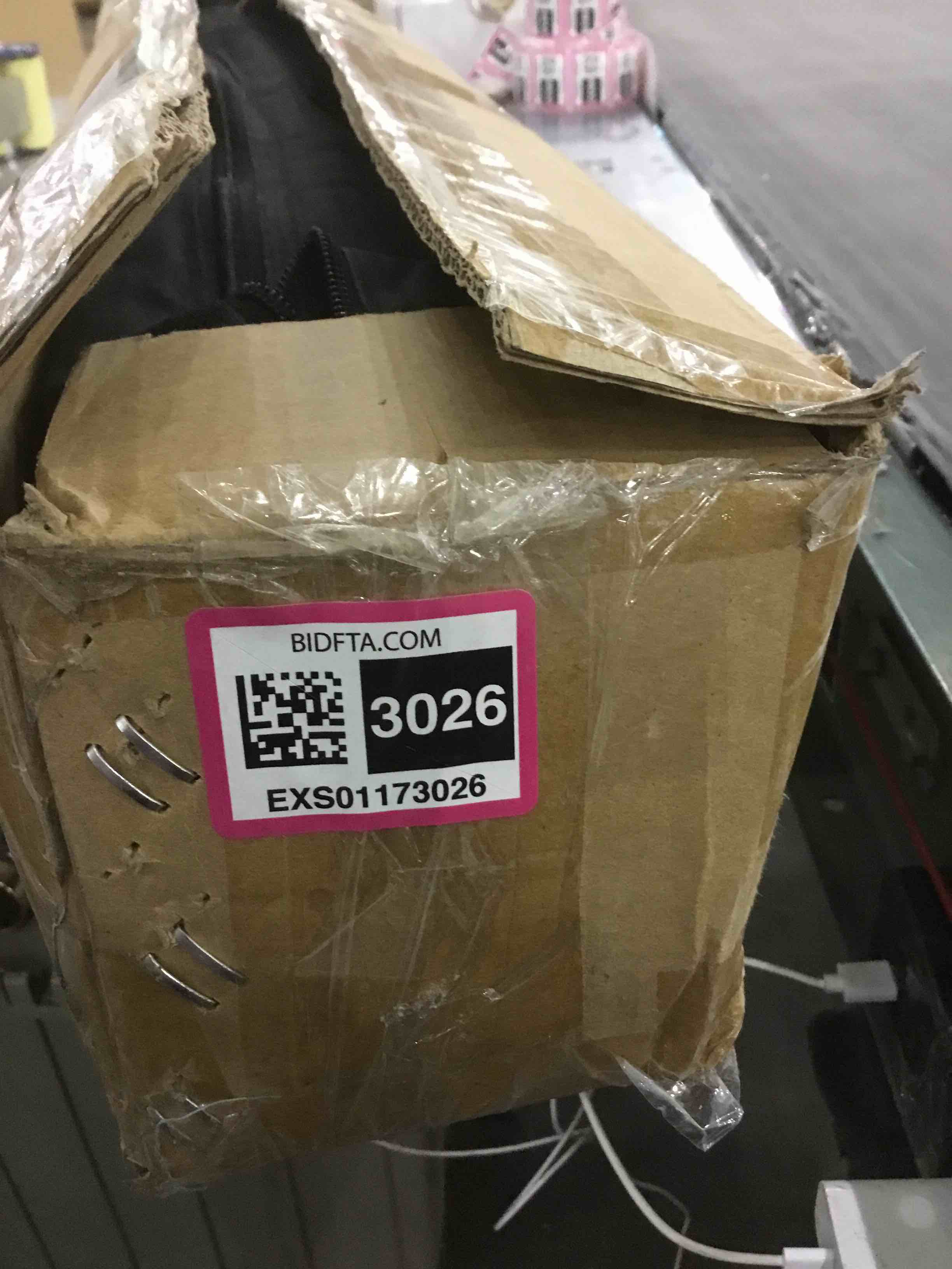 https://s3.amazonaws.com/lotting-images-prod/BargainHunt/EXS01173026_1707491140977.jpeg