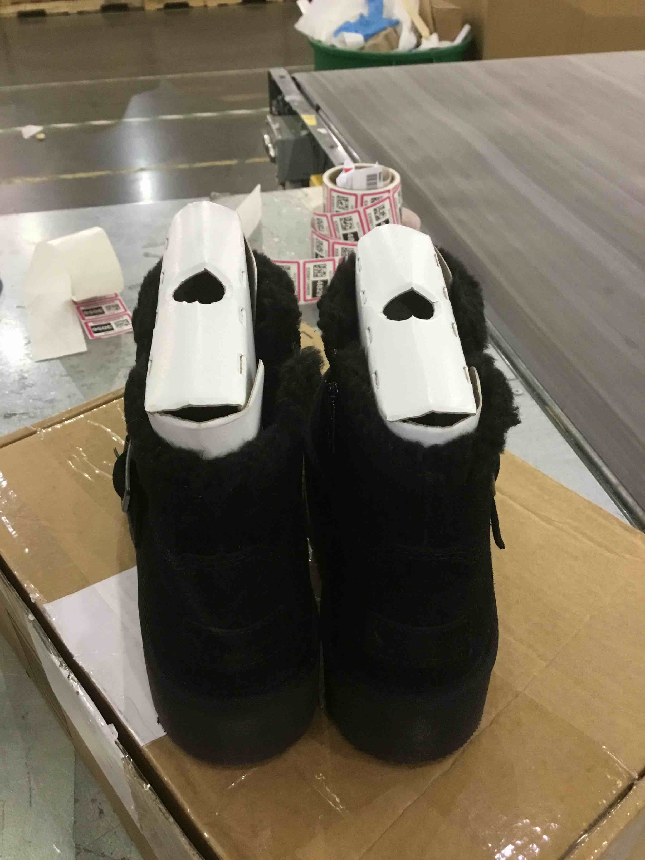 https://s3.amazonaws.com/lotting-images-prod/BargainHunt/EXS01173062_1707497218546.jpeg