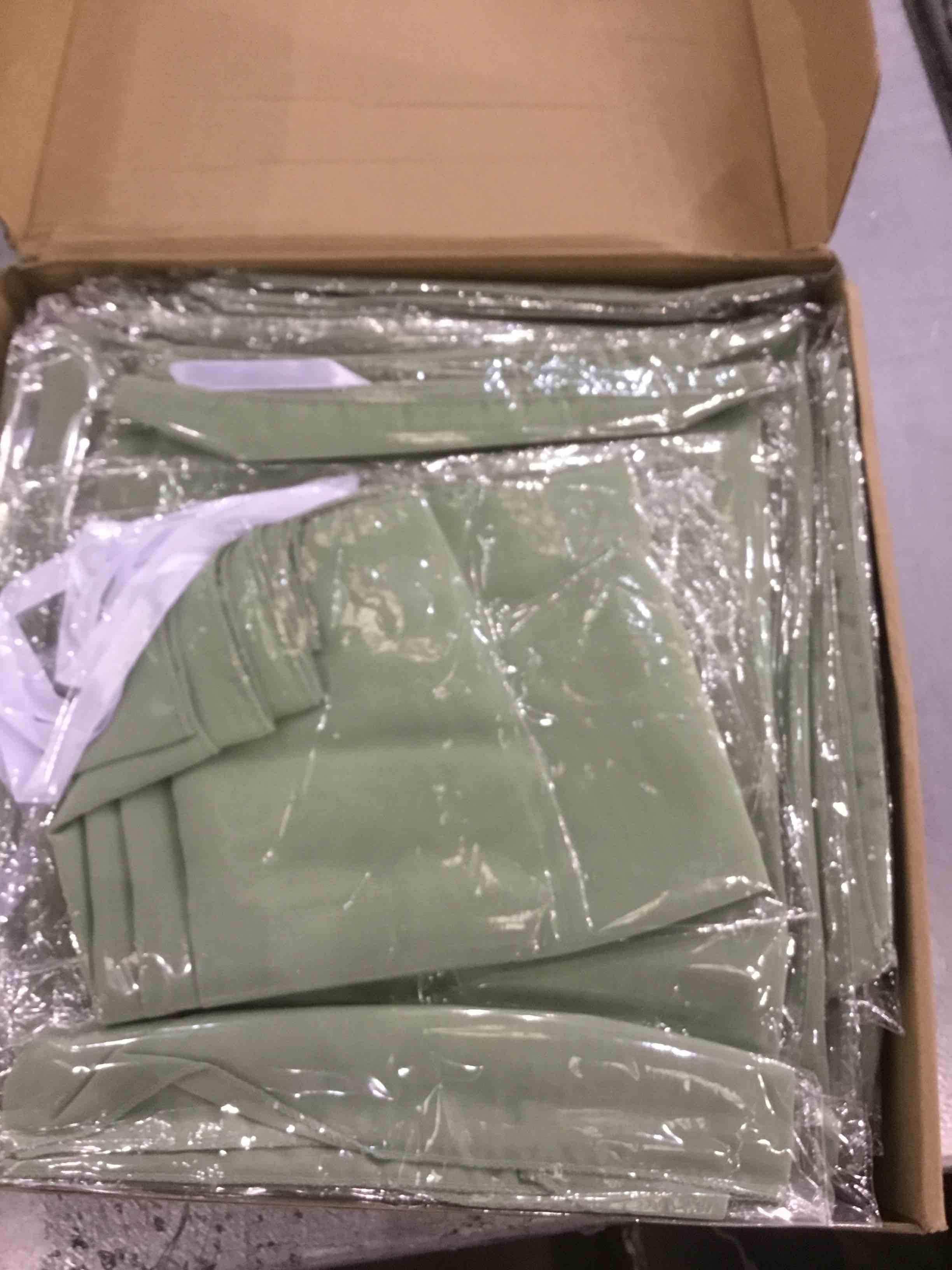https://s3.amazonaws.com/lotting-images-prod/BargainHunt/EXS01173117_1707507824206.jpeg