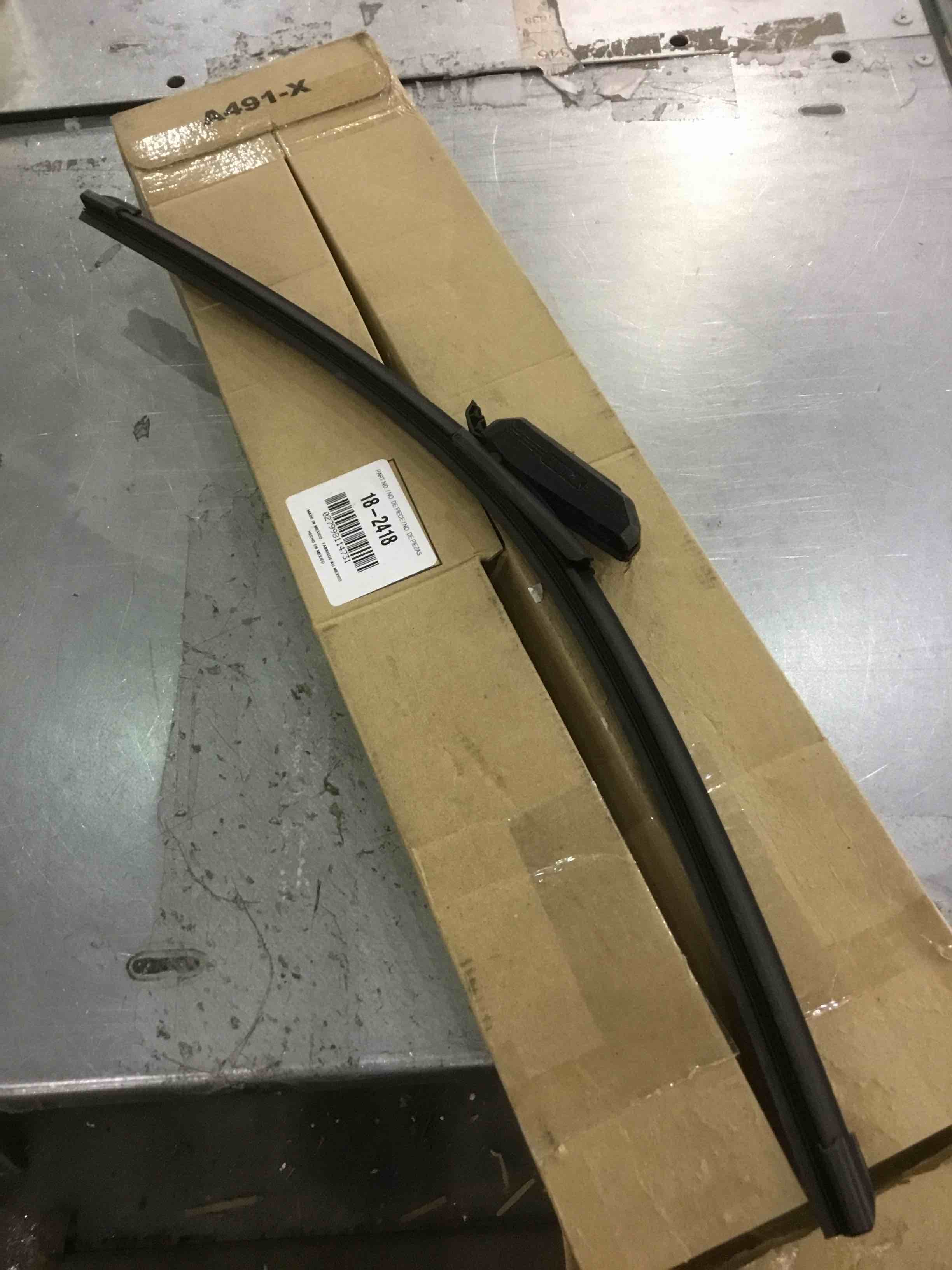 https://s3.amazonaws.com/lotting-images-prod/BargainHunt/EXS01173184_1707743780366.jpeg