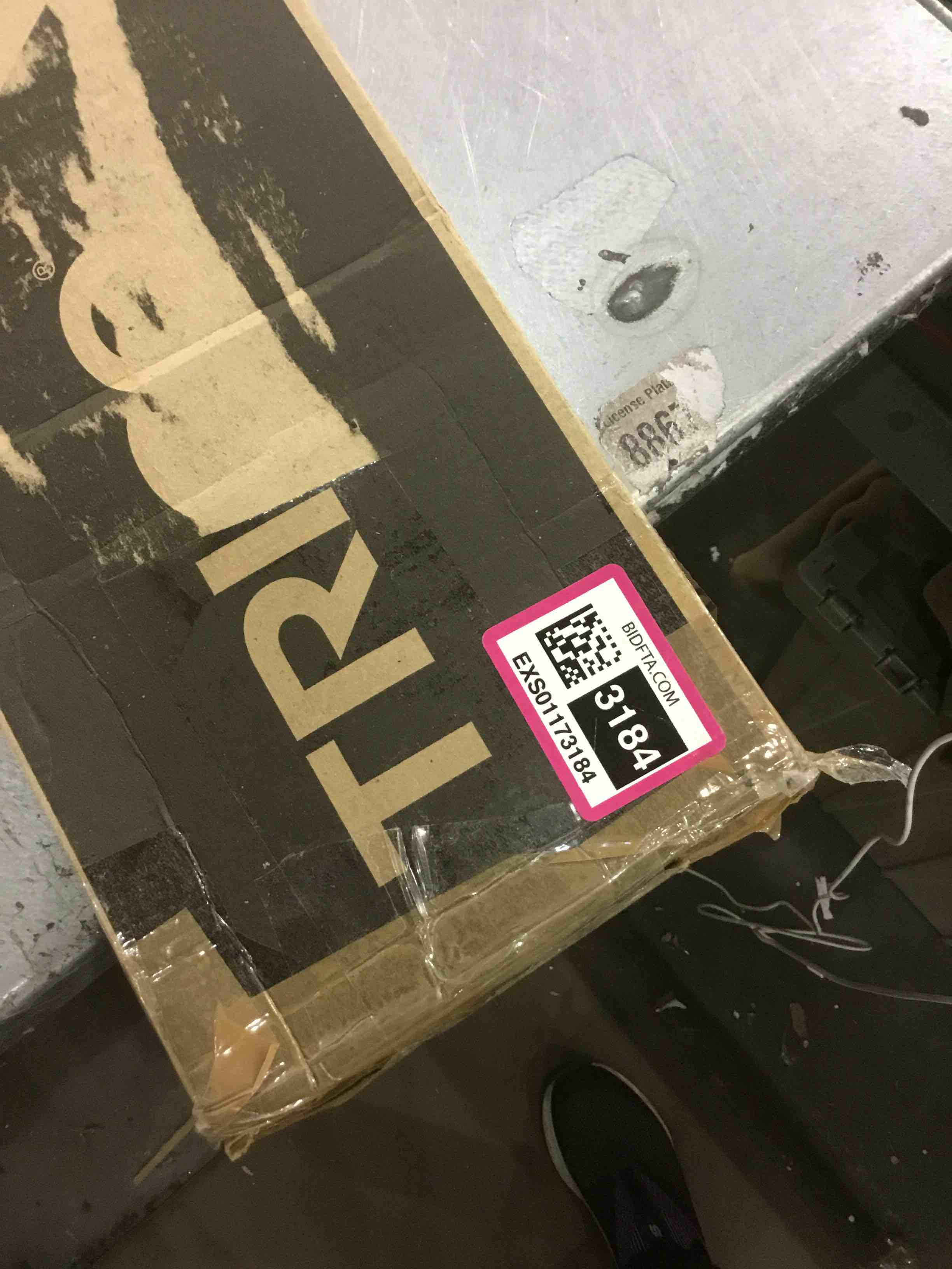 https://s3.amazonaws.com/lotting-images-prod/BargainHunt/EXS01173184_1707743830602.jpeg