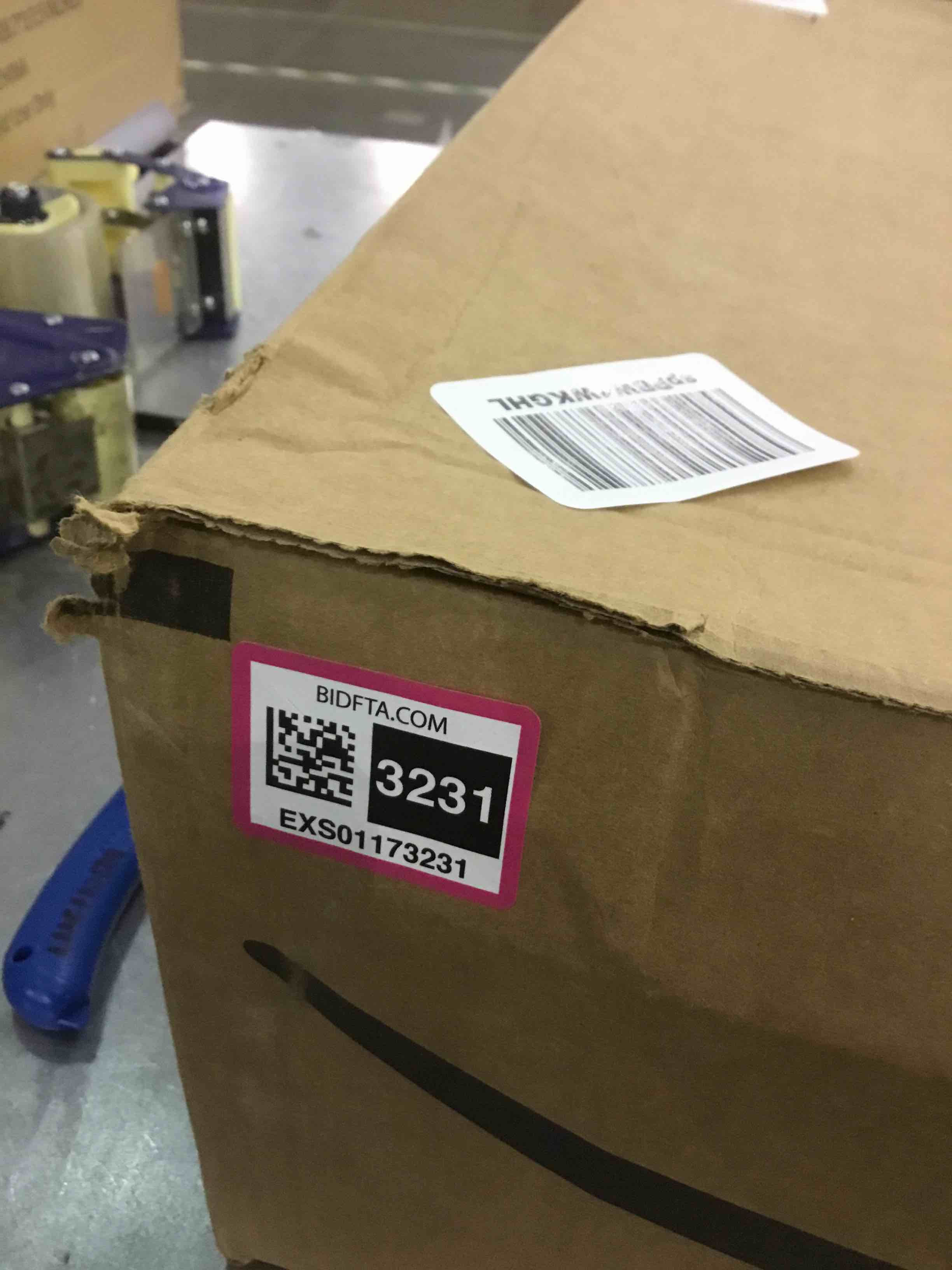 https://s3.amazonaws.com/lotting-images-prod/BargainHunt/EXS01173231_1707749790541.jpeg