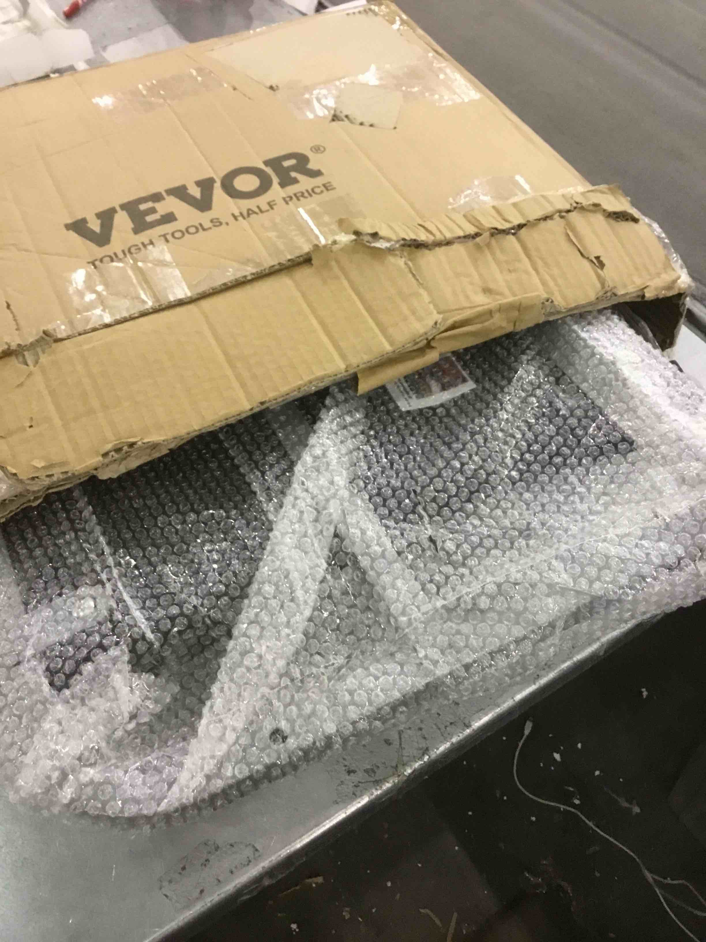 https://s3.amazonaws.com/lotting-images-prod/BargainHunt/EXS01173252_1707751737847.jpeg