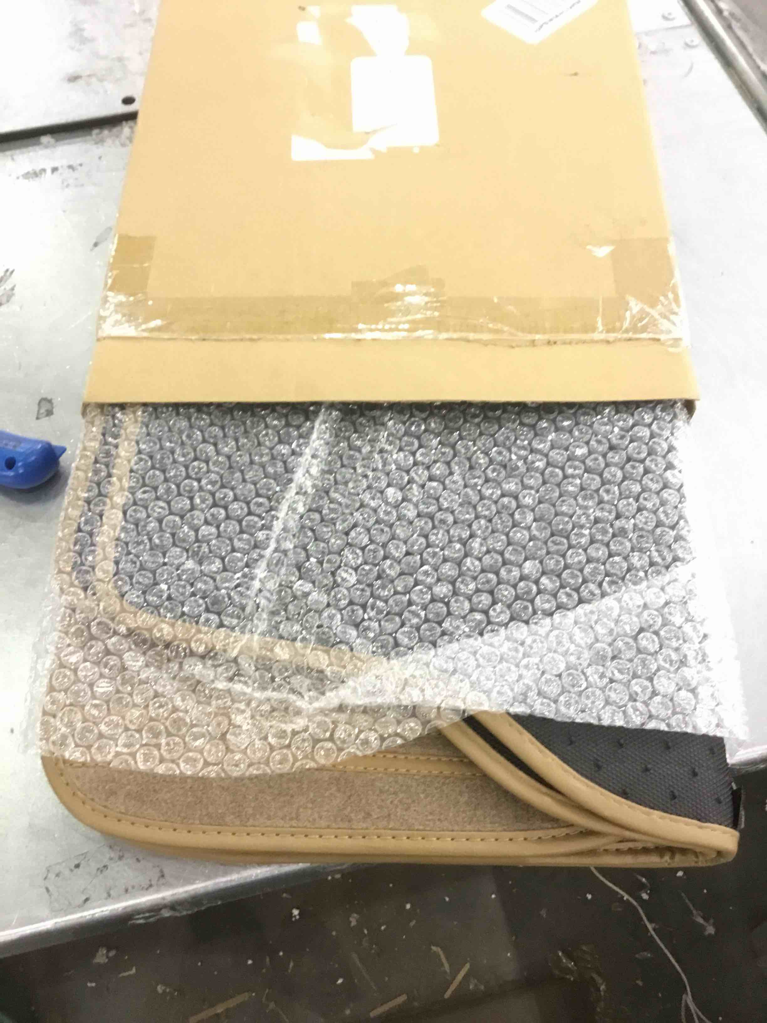 https://s3.amazonaws.com/lotting-images-prod/BargainHunt/EXS01173253_1707751807736.jpeg