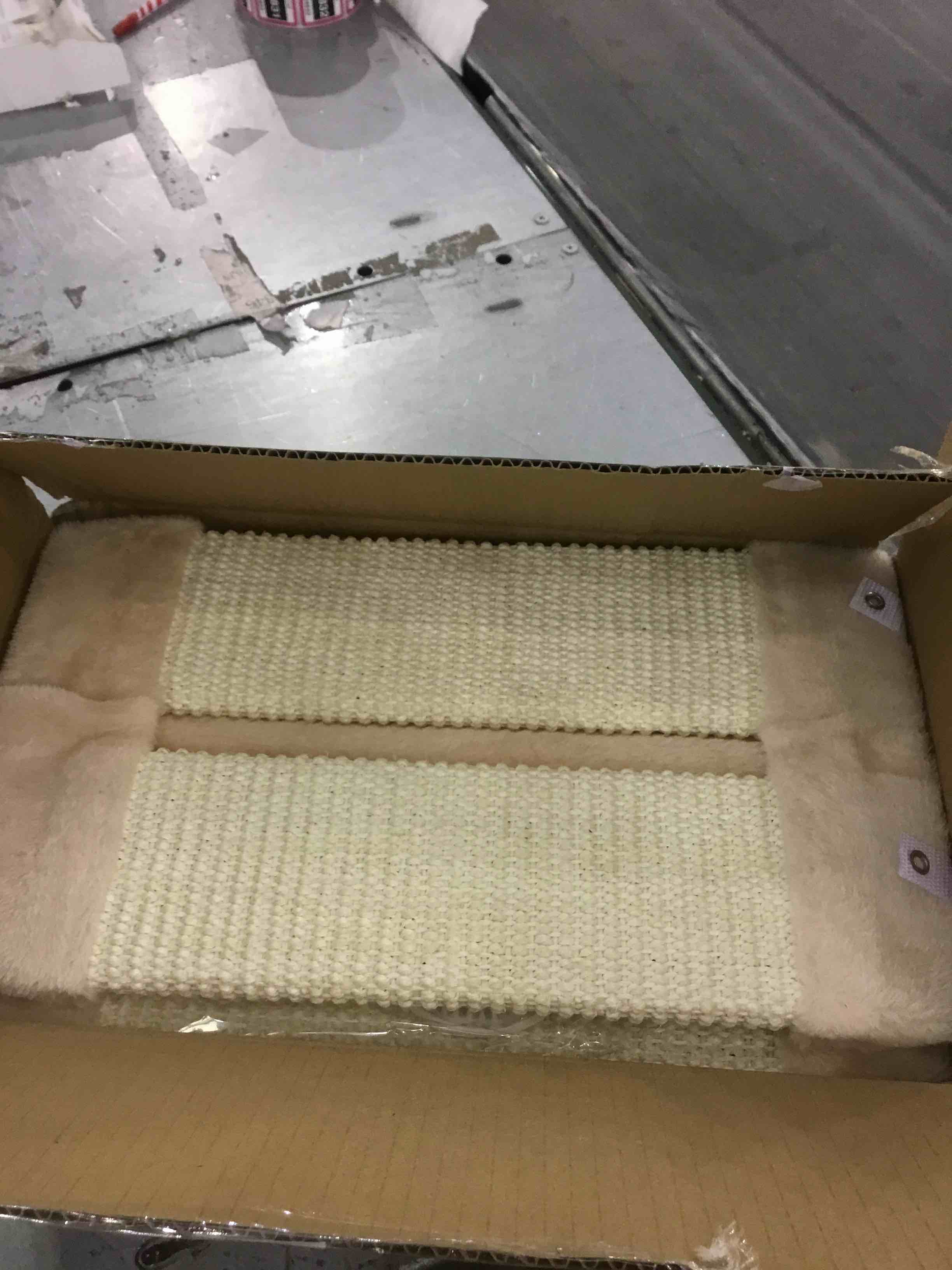 https://s3.amazonaws.com/lotting-images-prod/BargainHunt/EXS01173313_1707756821858.jpeg
